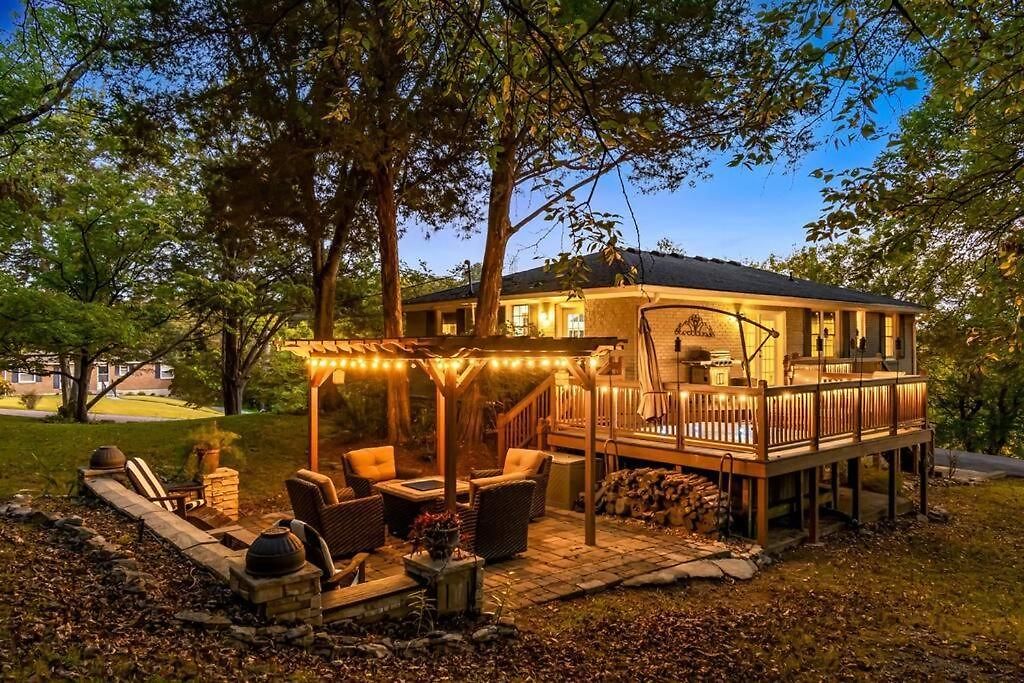 Holiday home Hillside Hot Tub Hideaway! King Bed / Fire Pit
