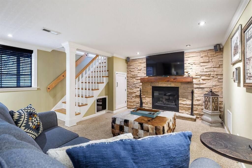 Holiday home Hillside Hot Tub Hideaway! King Bed / Fire Pit *