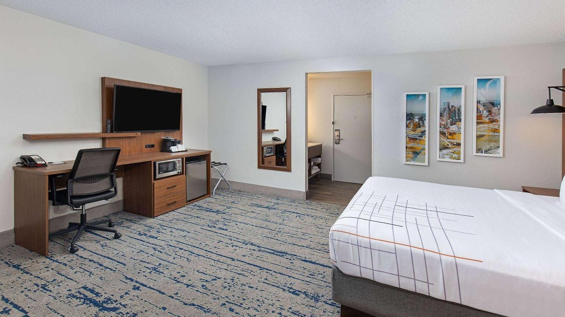 Hotel La Quinta By Wyndham Airport