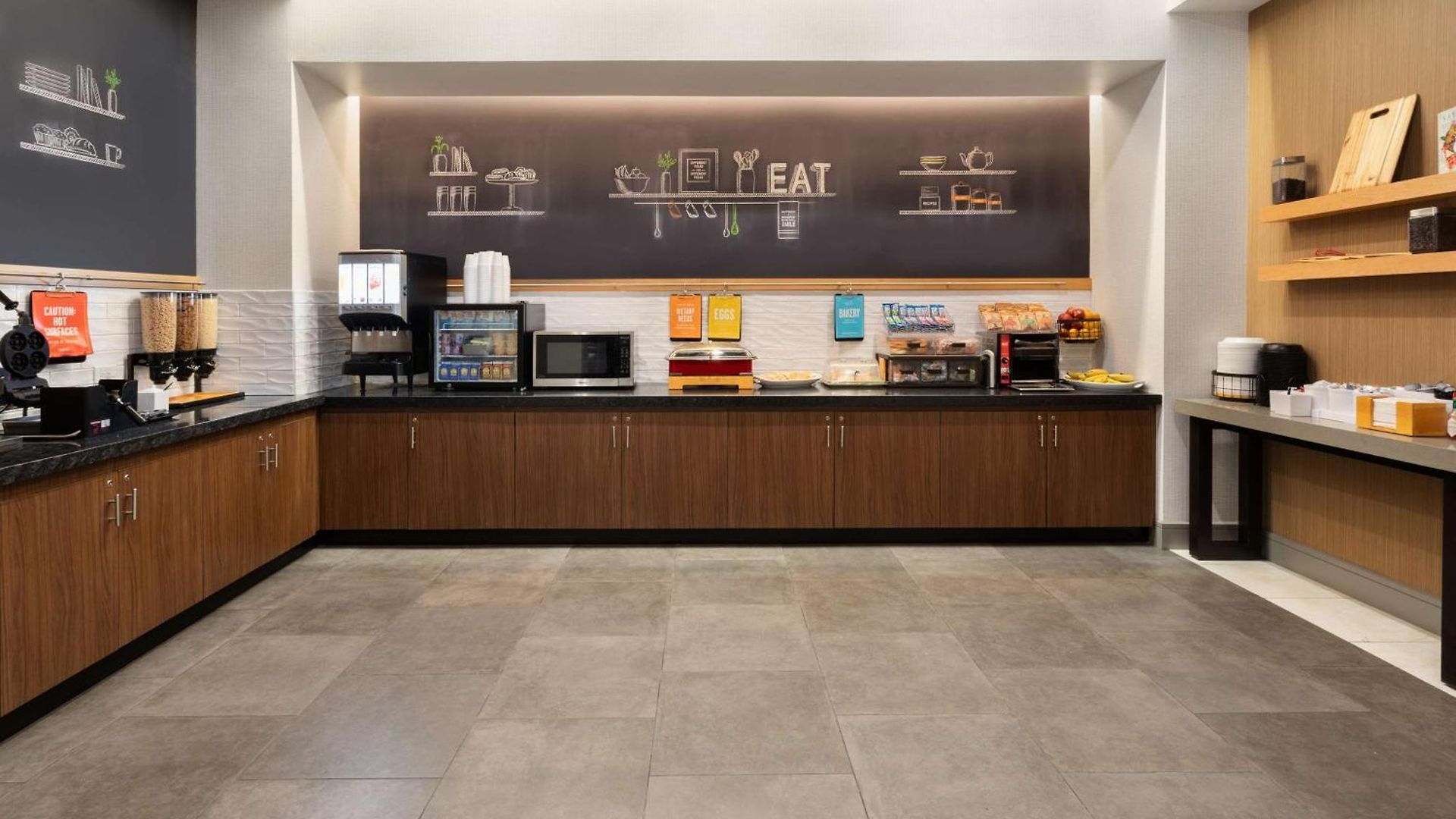 Hotel Hampton By Hilton Airport Century Place