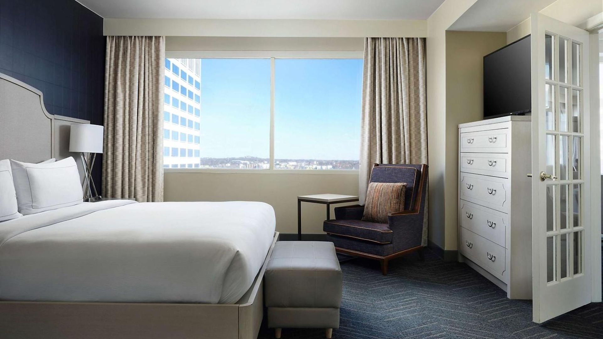Doubletree By Hilton Downtown Hotel Nashville