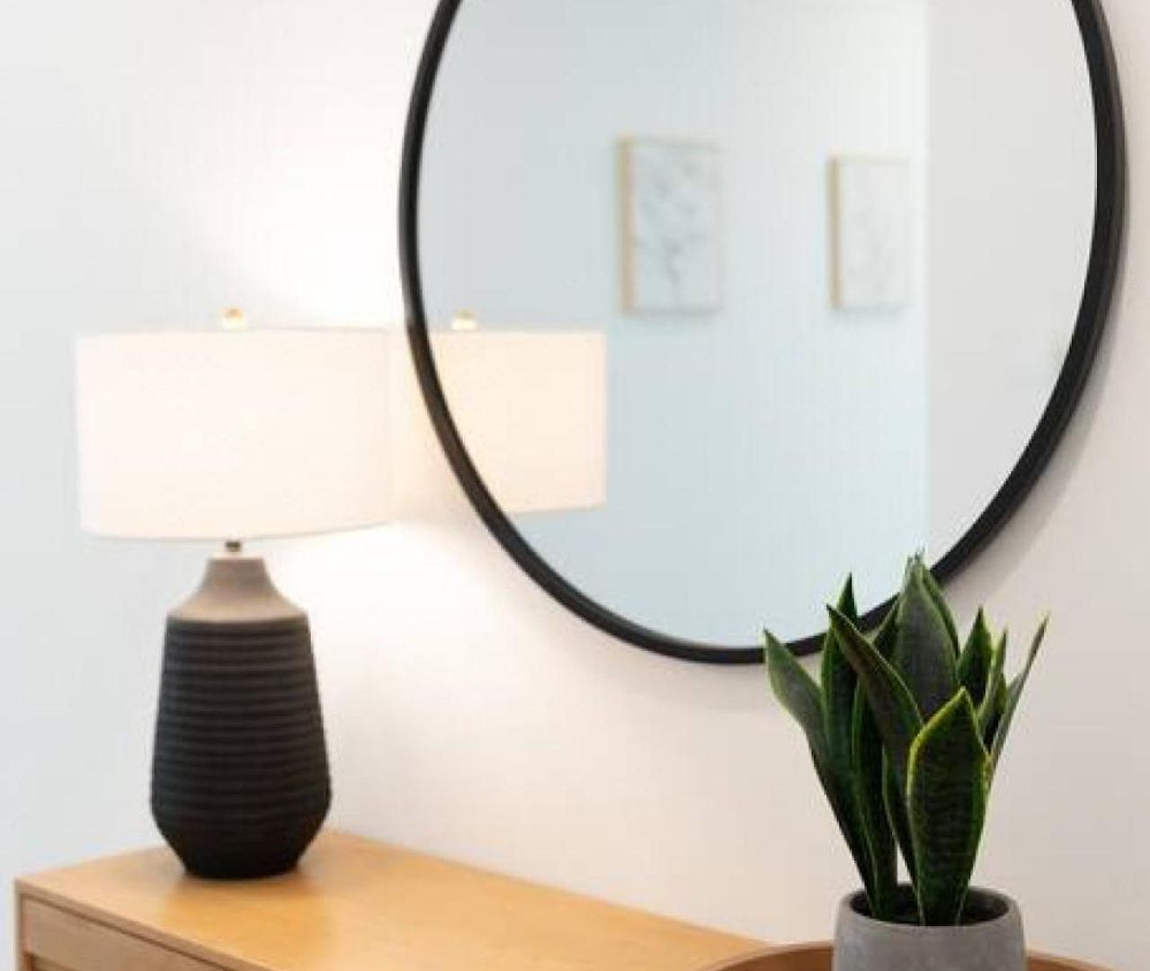 Luxury On The River 4 Beds 2.5 Bath, Walk To Downtown Apartment *