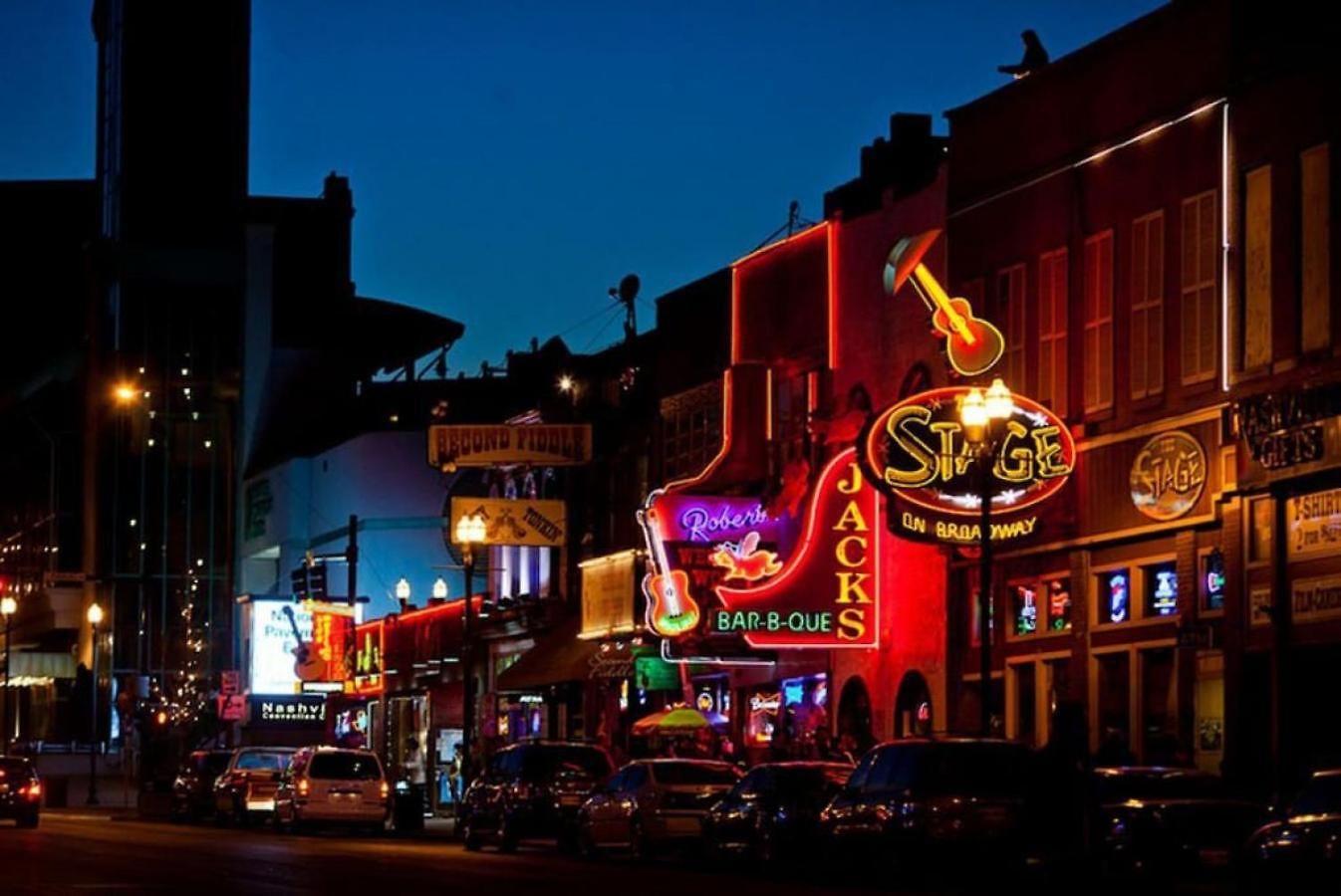 Famous Music Row Presidential With Guitar Pool Nashville