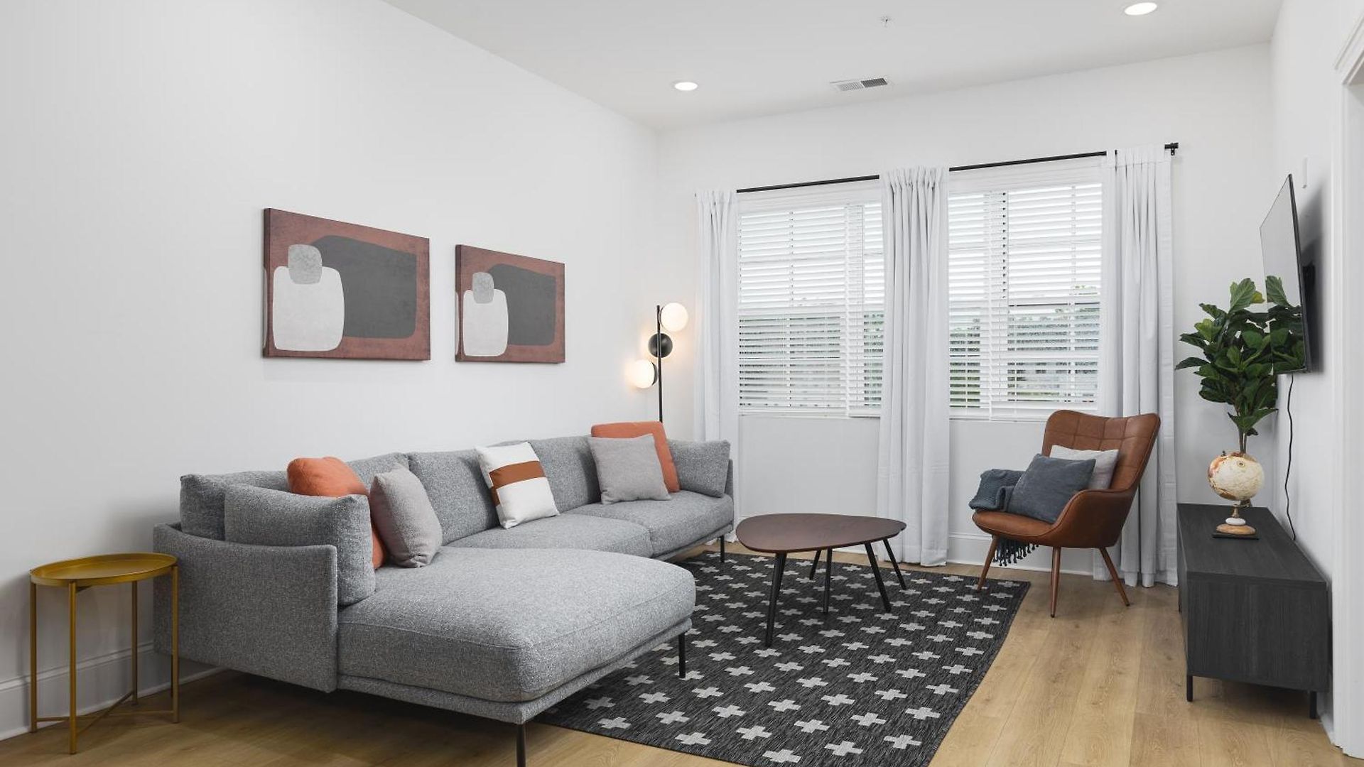 Apartment Chic And Cozy Designer 3 Miles To Downtown
