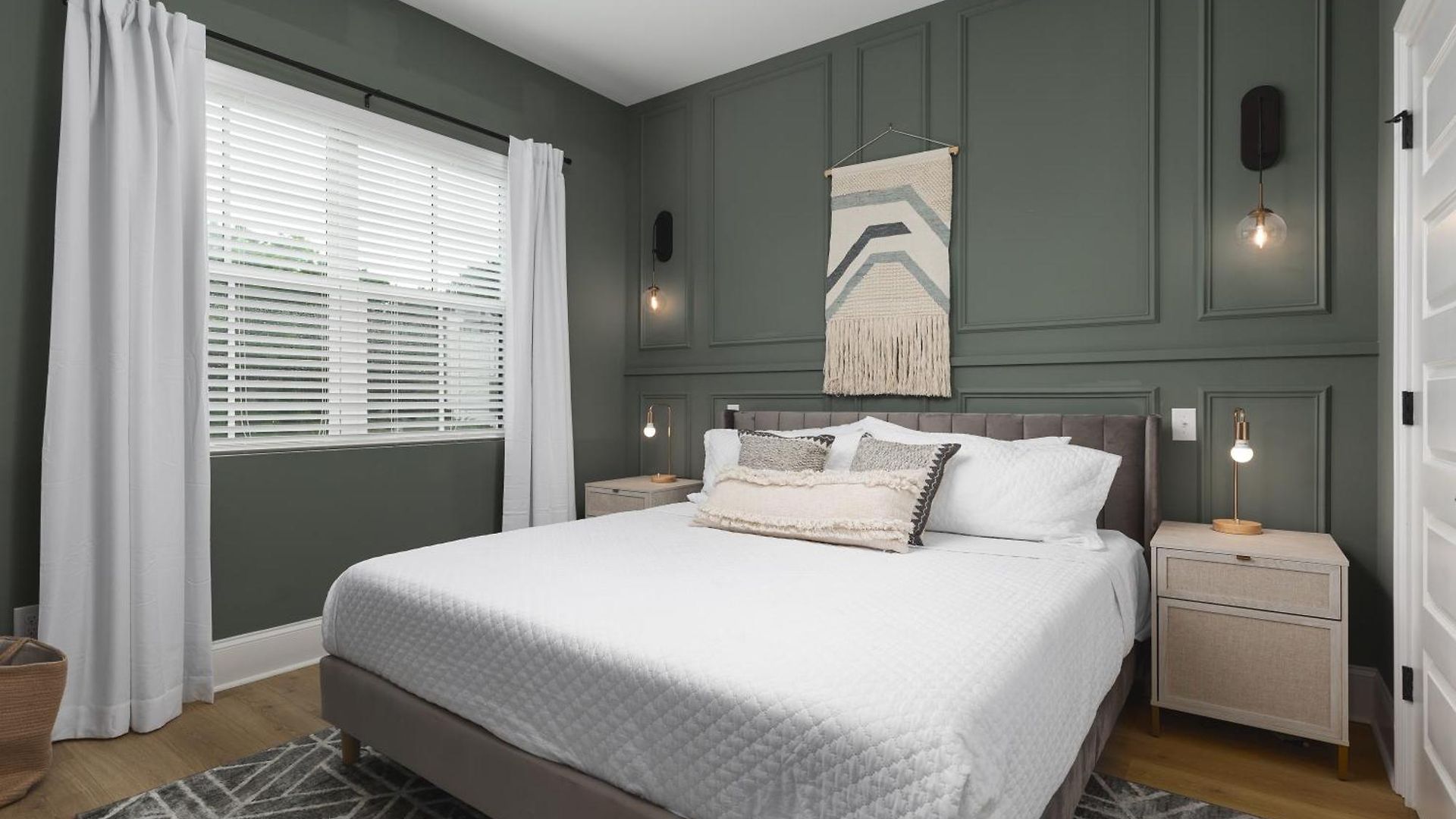 Chic And Cozy Designer 3 Miles To Downtown Apartment Nashville
