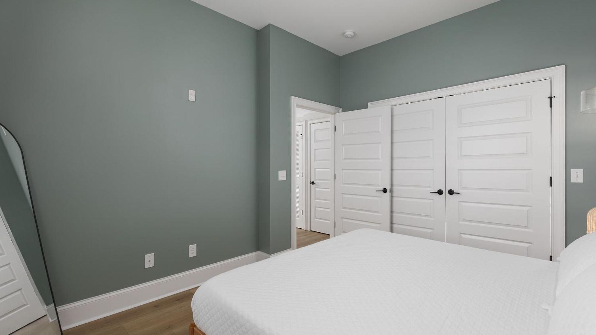 Chic And Cozy Designer 3 Miles To Downtown Apartment Nashville