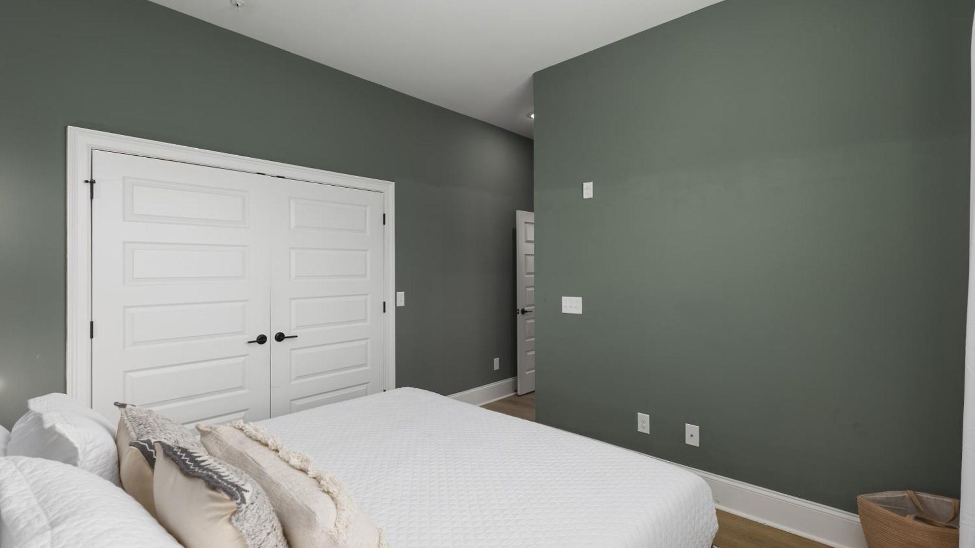 Chic And Cozy Designer 3 Miles To Downtown Nashville