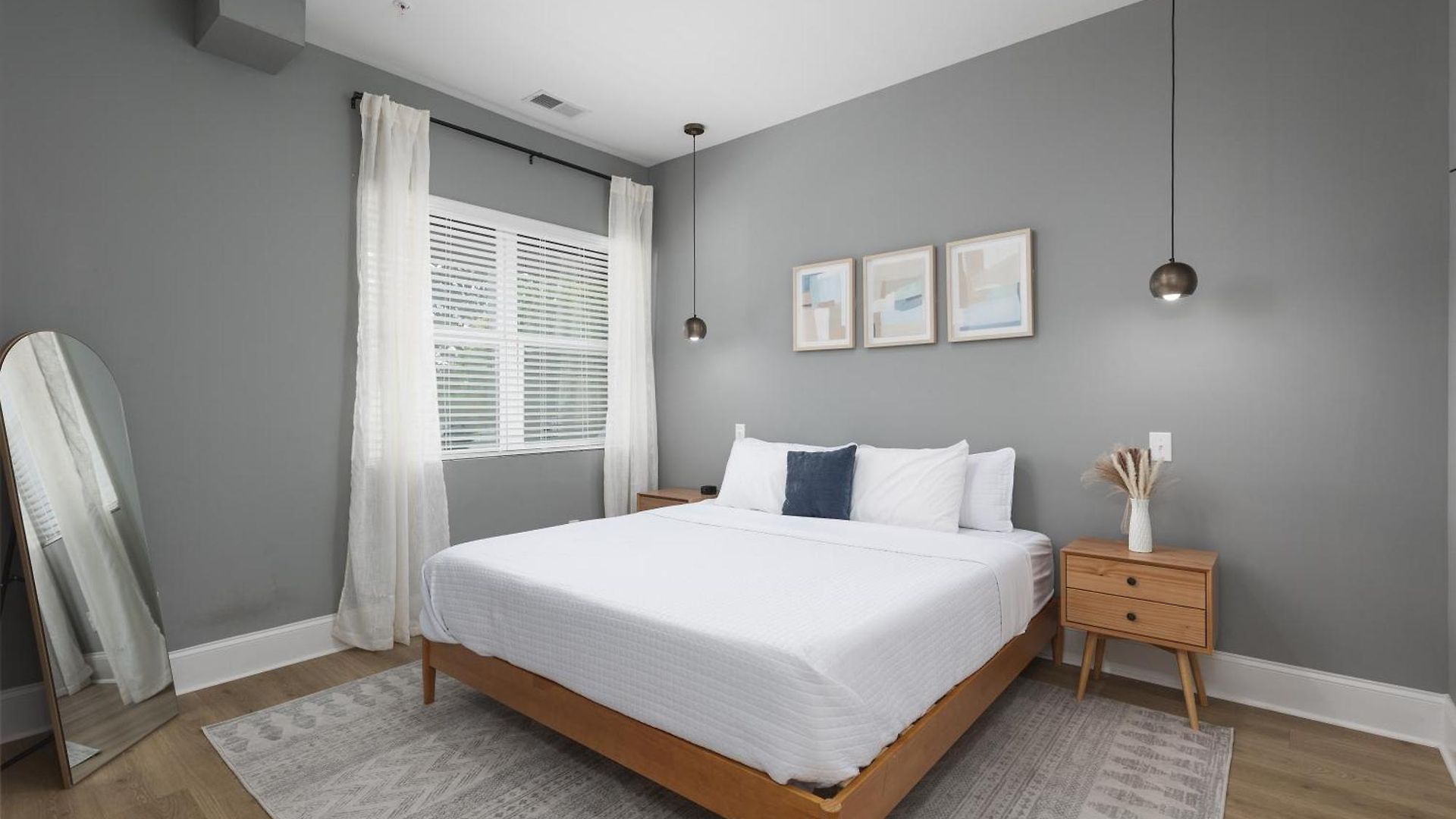 Stunning Spacious Near Restaurants & Coffee Apartment Nashville
