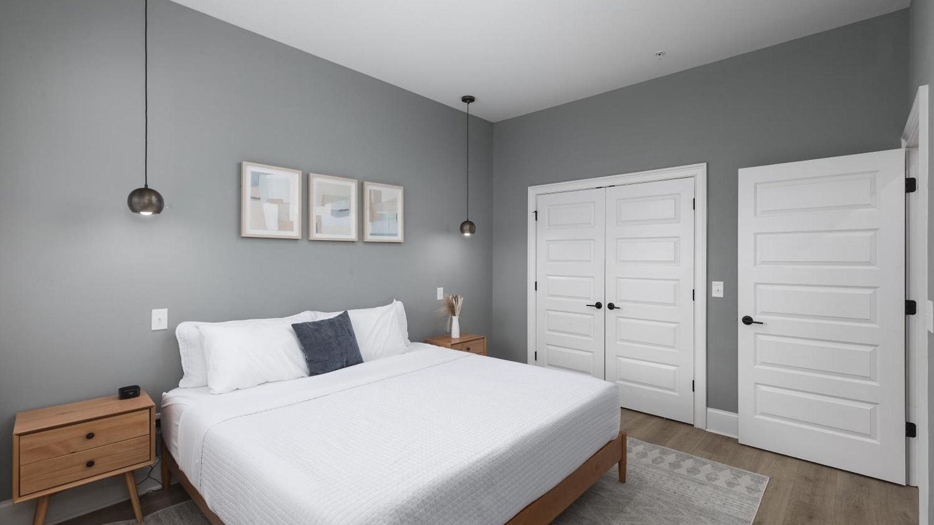 Stunning Spacious Near Restaurants & Coffee *