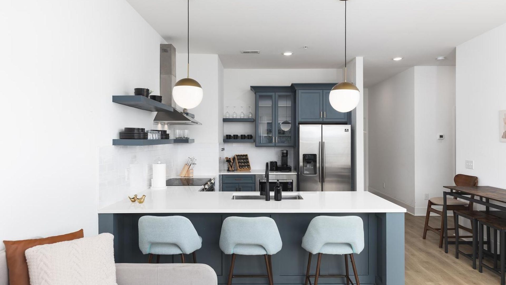 Stunning Spacious Near Restaurants & Coffee