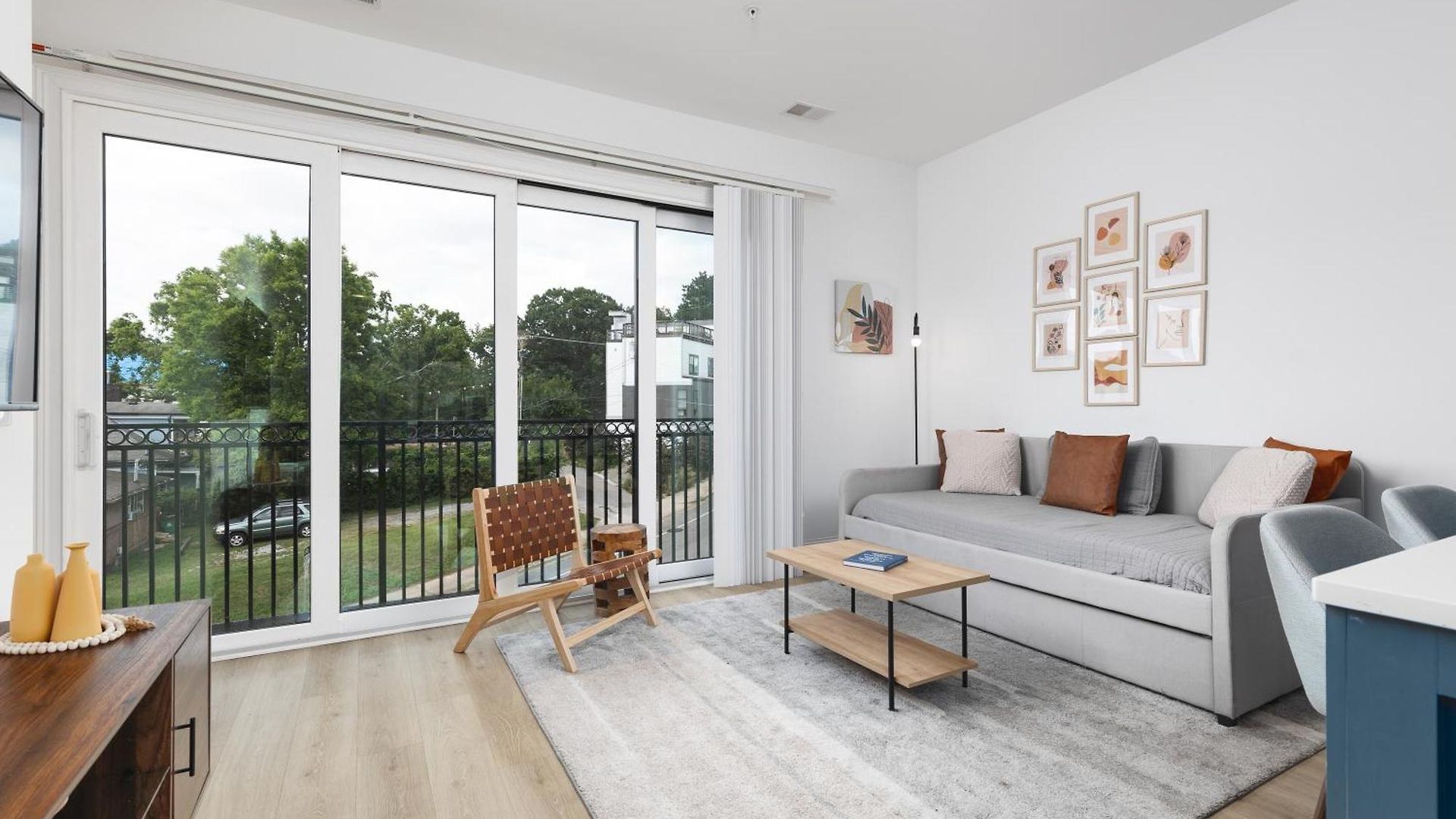 Apartment Stunning Spacious Near Restaurants & Coffee