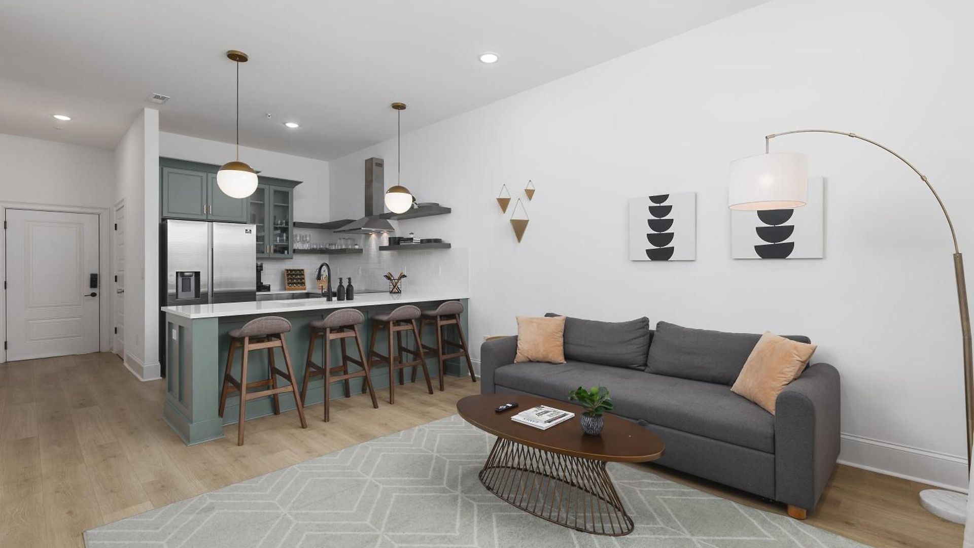 Luxury Design Condo, Close To Downtown Broadway & Coffee Apartment