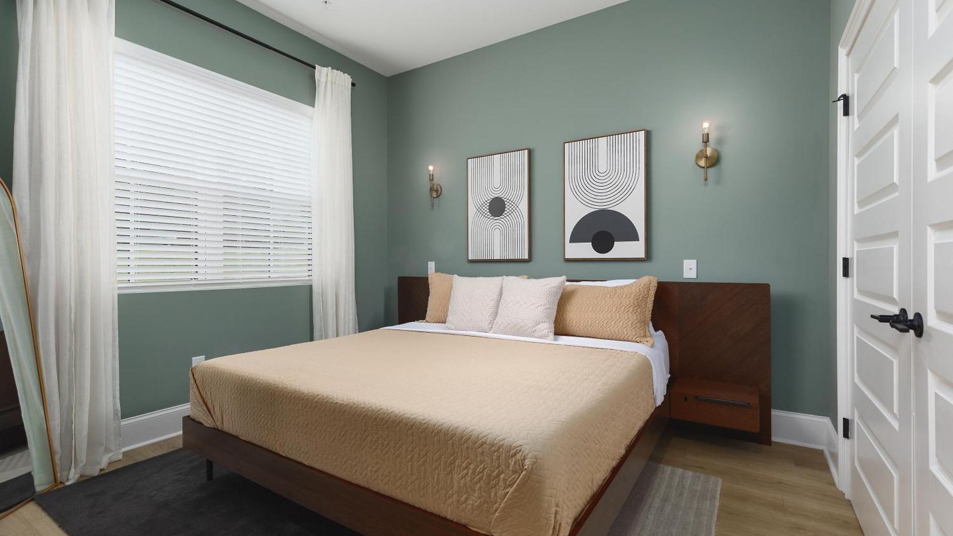 Luxury Design Condo, Close To Downtown Broadway & Coffee Apartment *