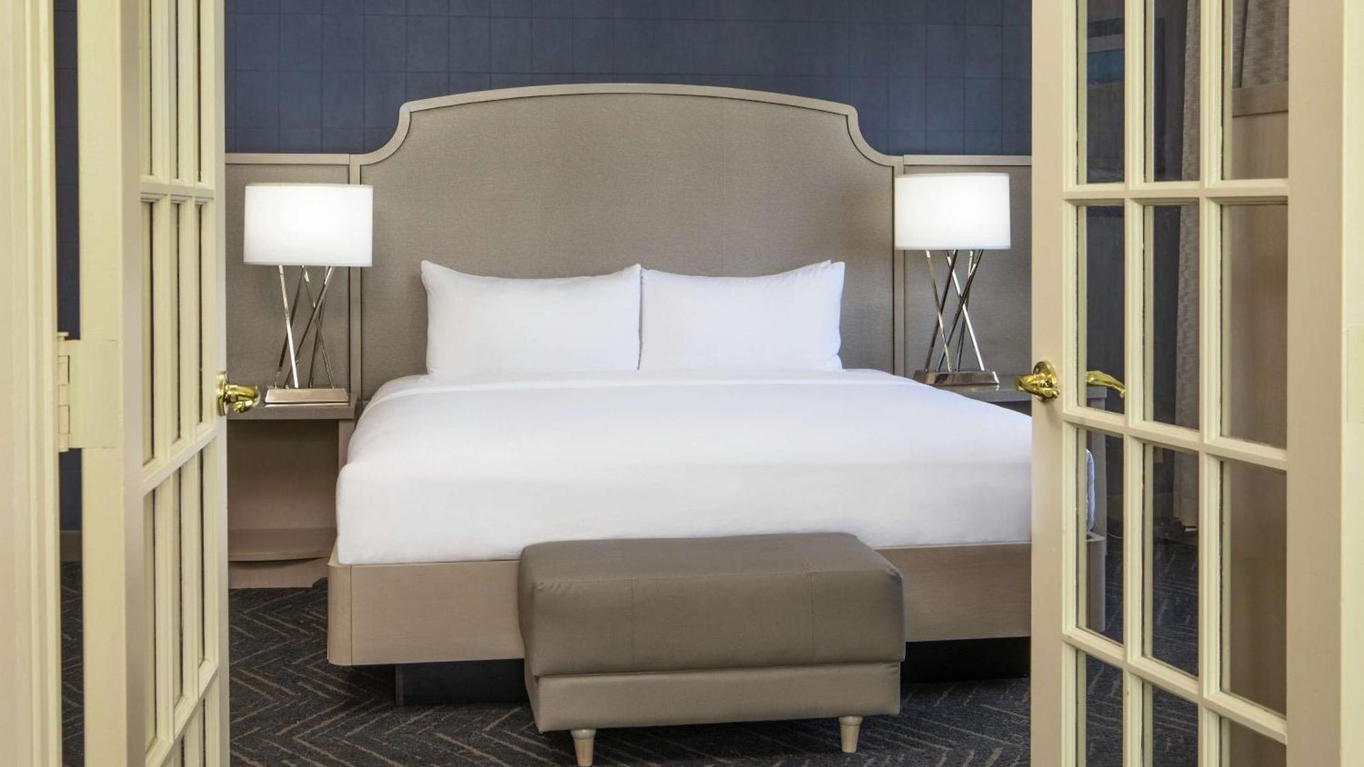 Doubletree By Hilton Downtown Hotel 4*