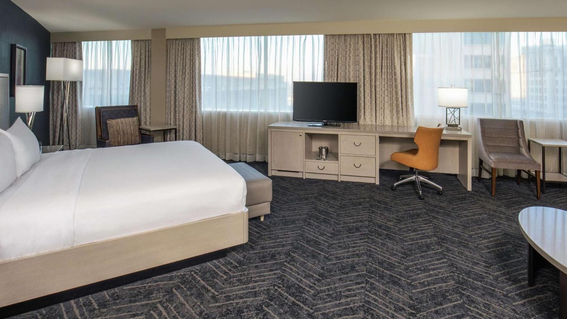 Doubletree By Hilton Downtown Hotel Nashville