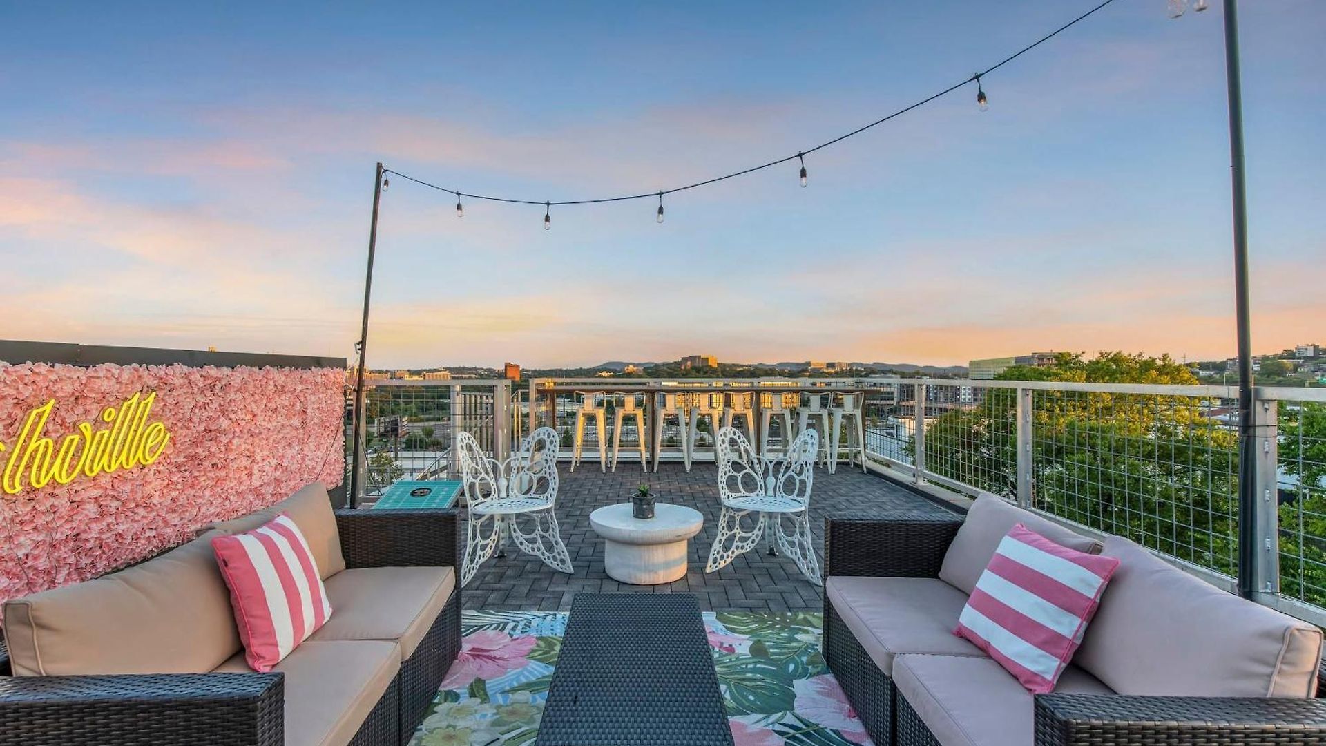 Dolly's Big House - 18 Beds Skydeck Views