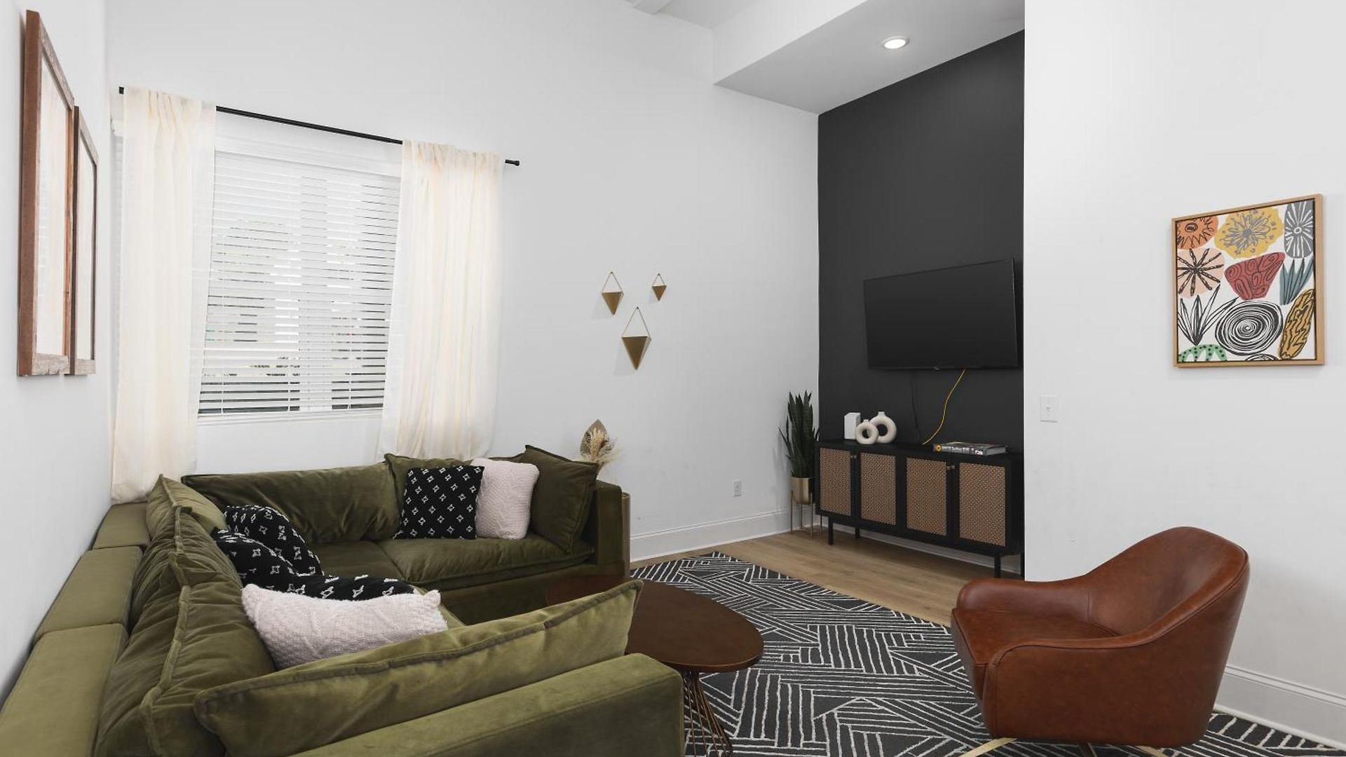Apartment 3 Miles To Broadway, Walk To Restaurants And Coffee *
