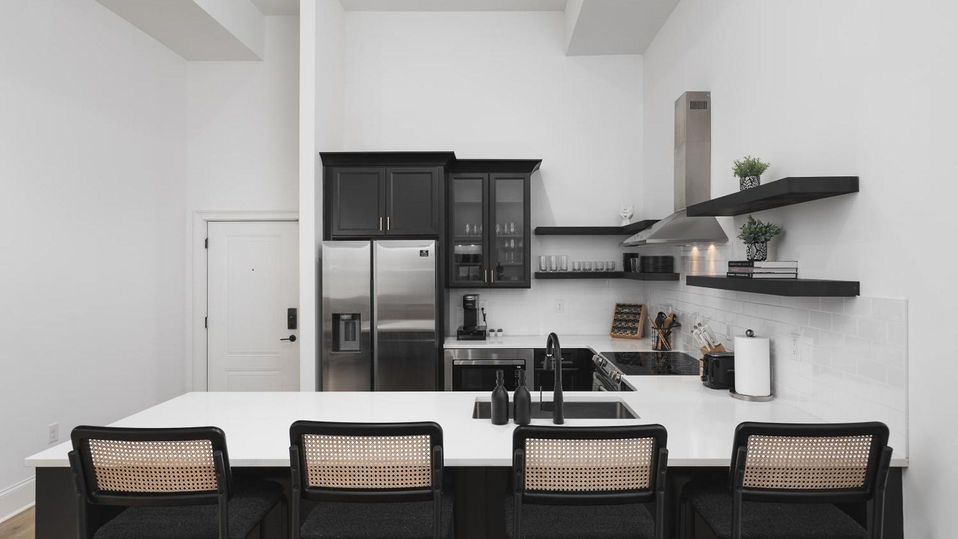 Apartment 3 Miles To Broadway, Walk To Restaurants And Coffee *