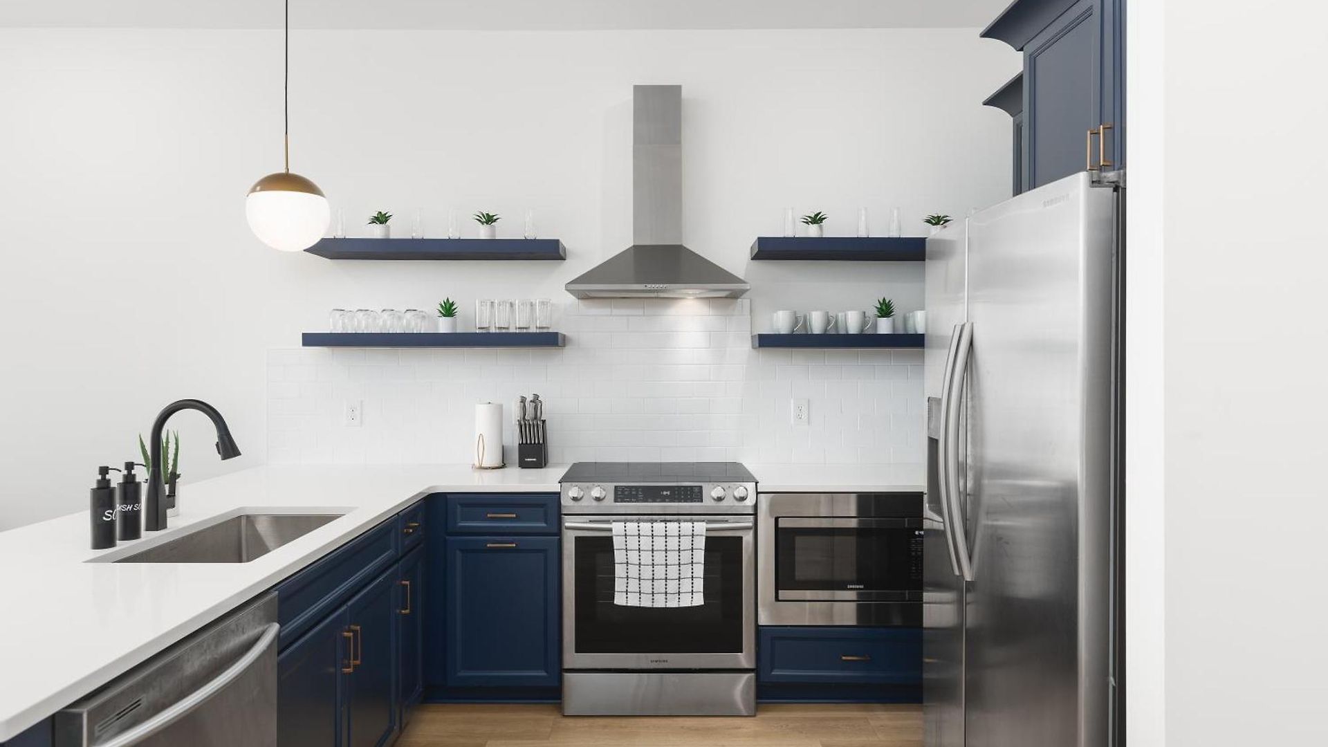 Apartment Tranquil Haven Close To Broadway With Free Parking *