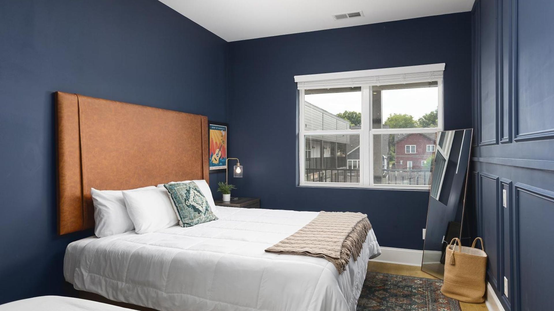 Apartment Tranquil Haven Close To Broadway With Free Parking Nashville