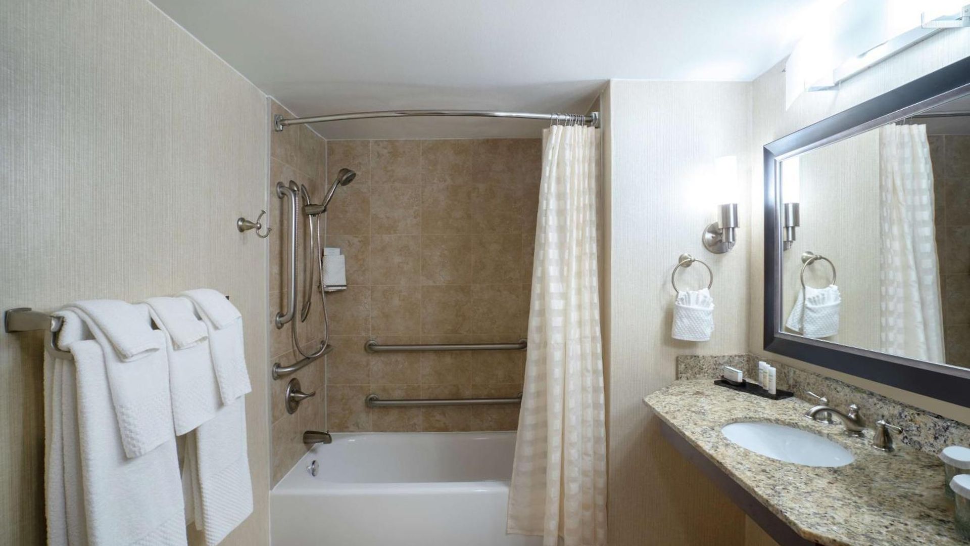 Embassy - At Vanderbilt Hotel 3*