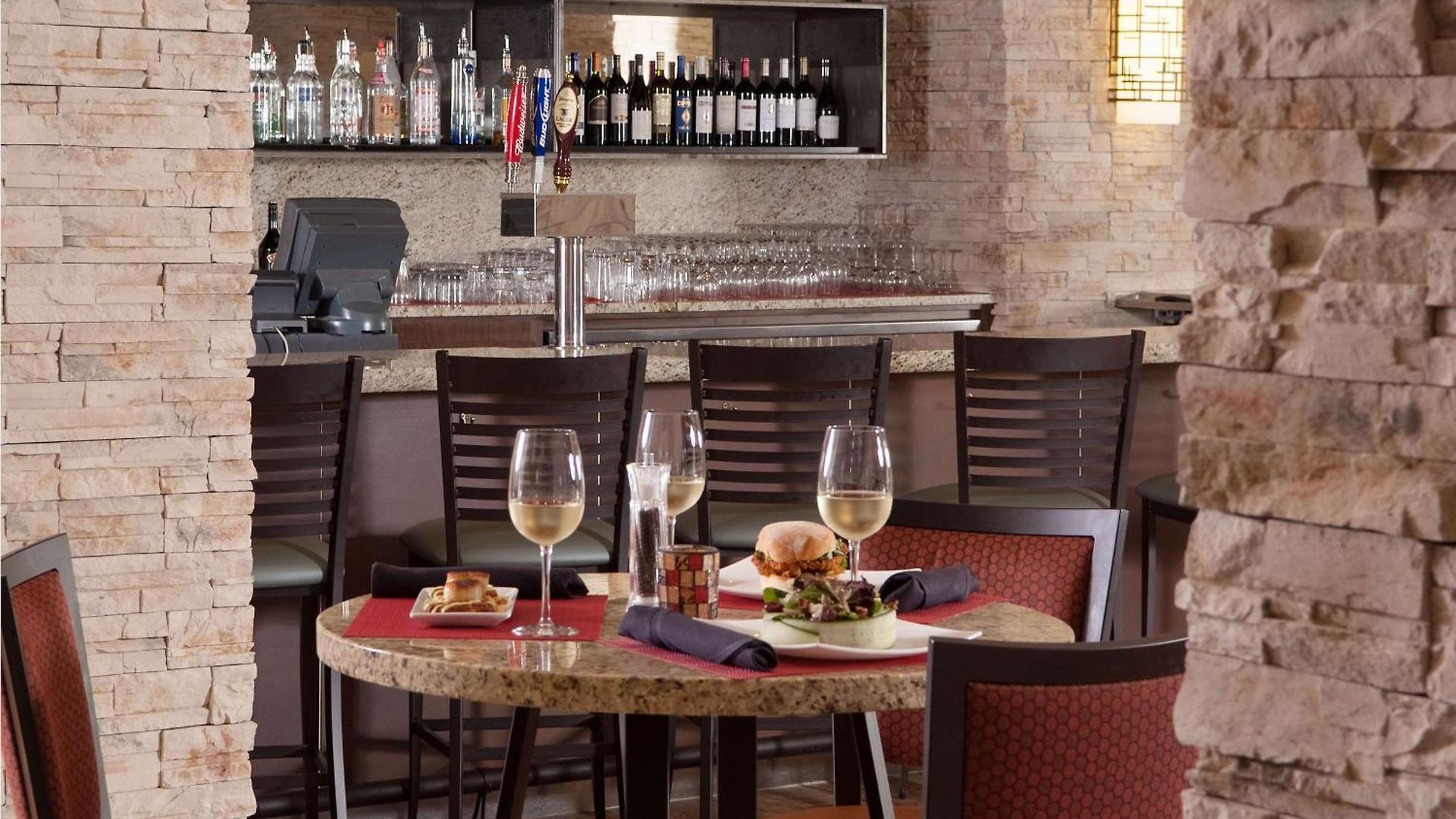 Hotel Embassy By Hilton Airport Nashville