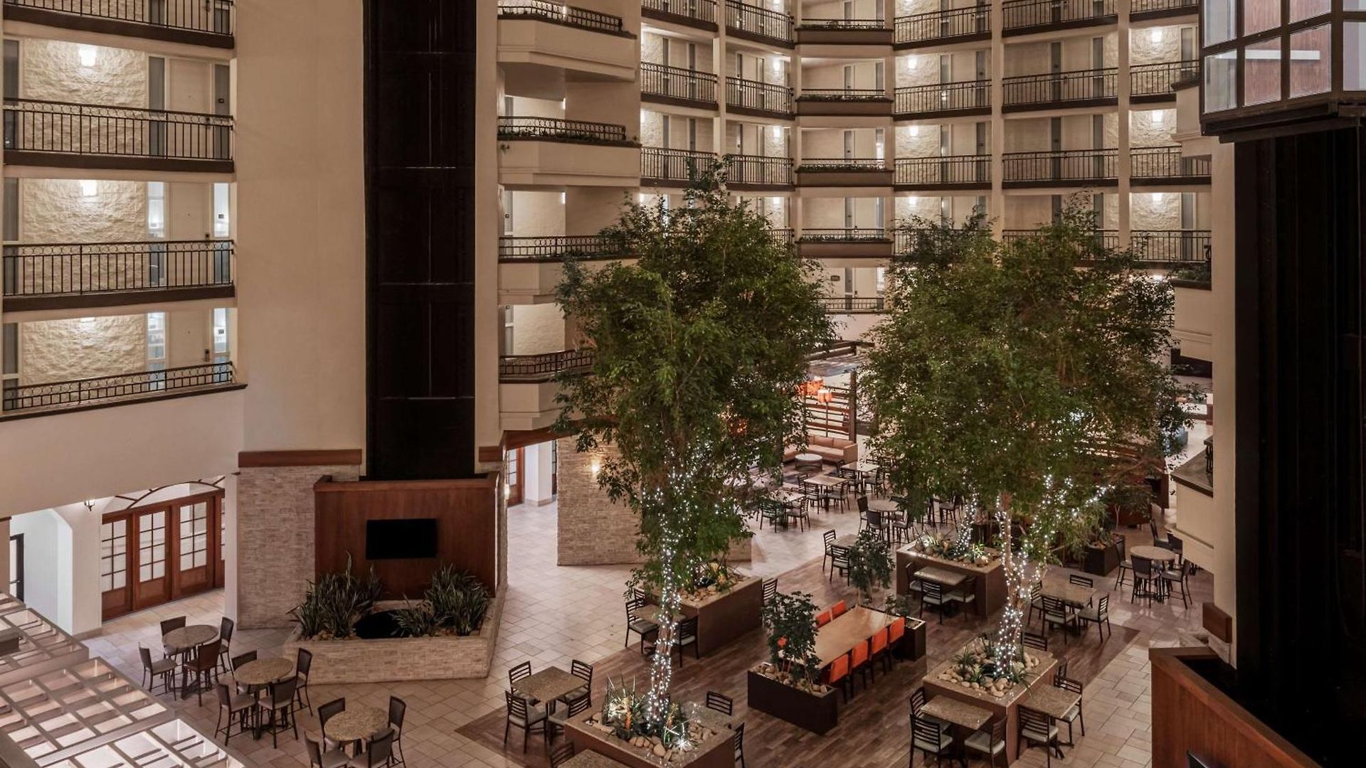 Hotel Embassy By Hilton Airport Nashville