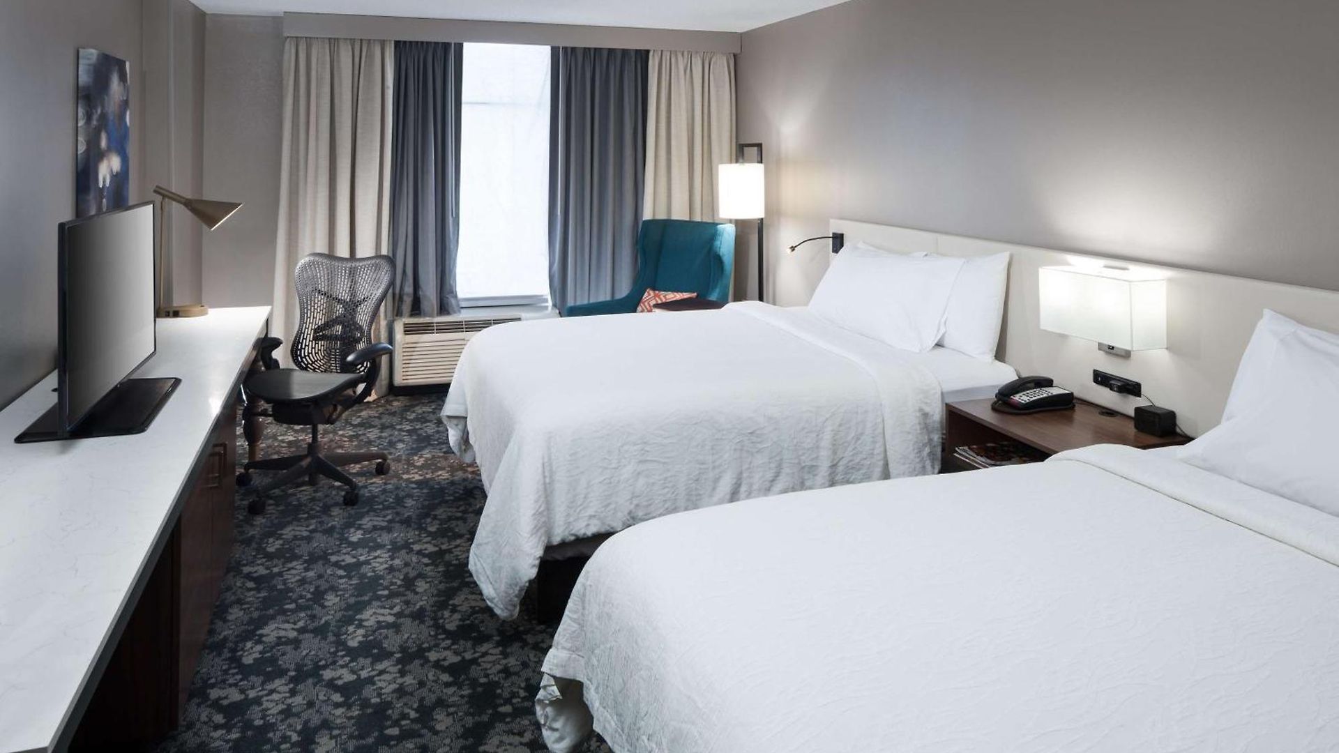 Hilton Garden Vanderbilt 3*