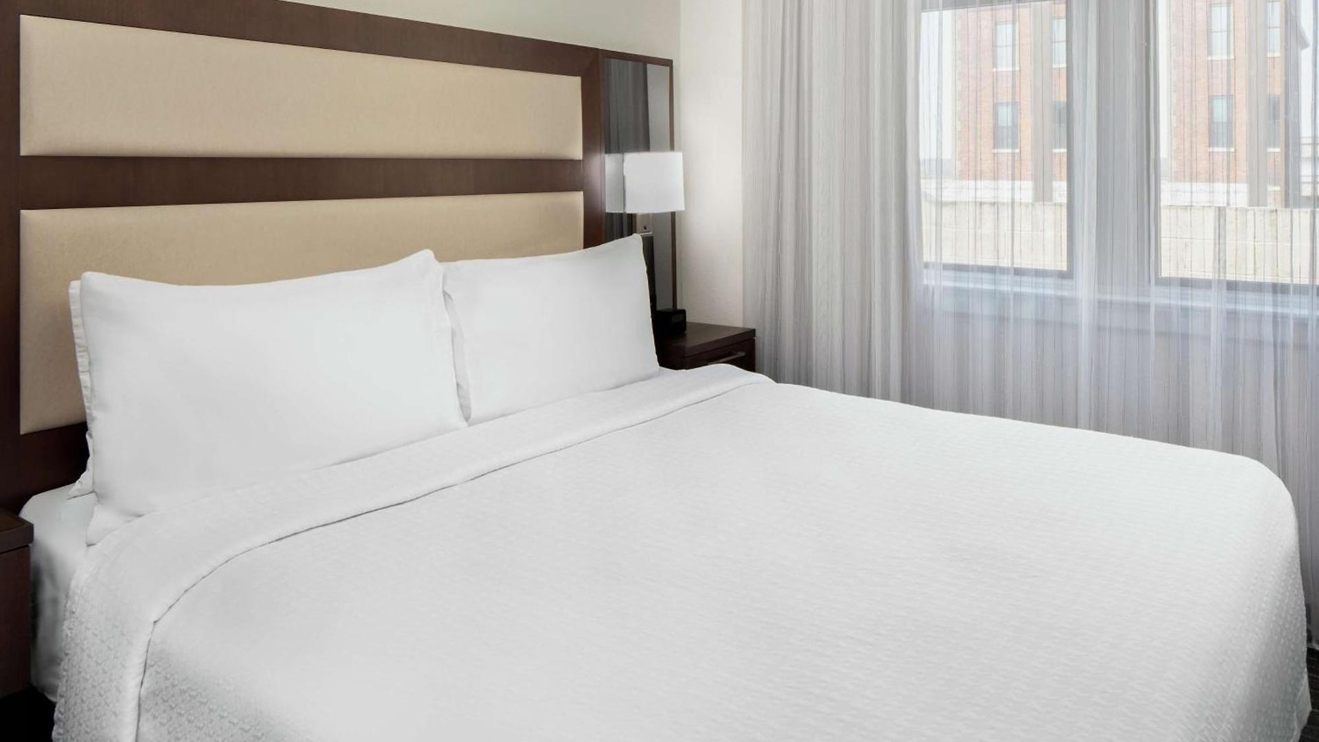 Hotel Homewood By Hilton Downtown