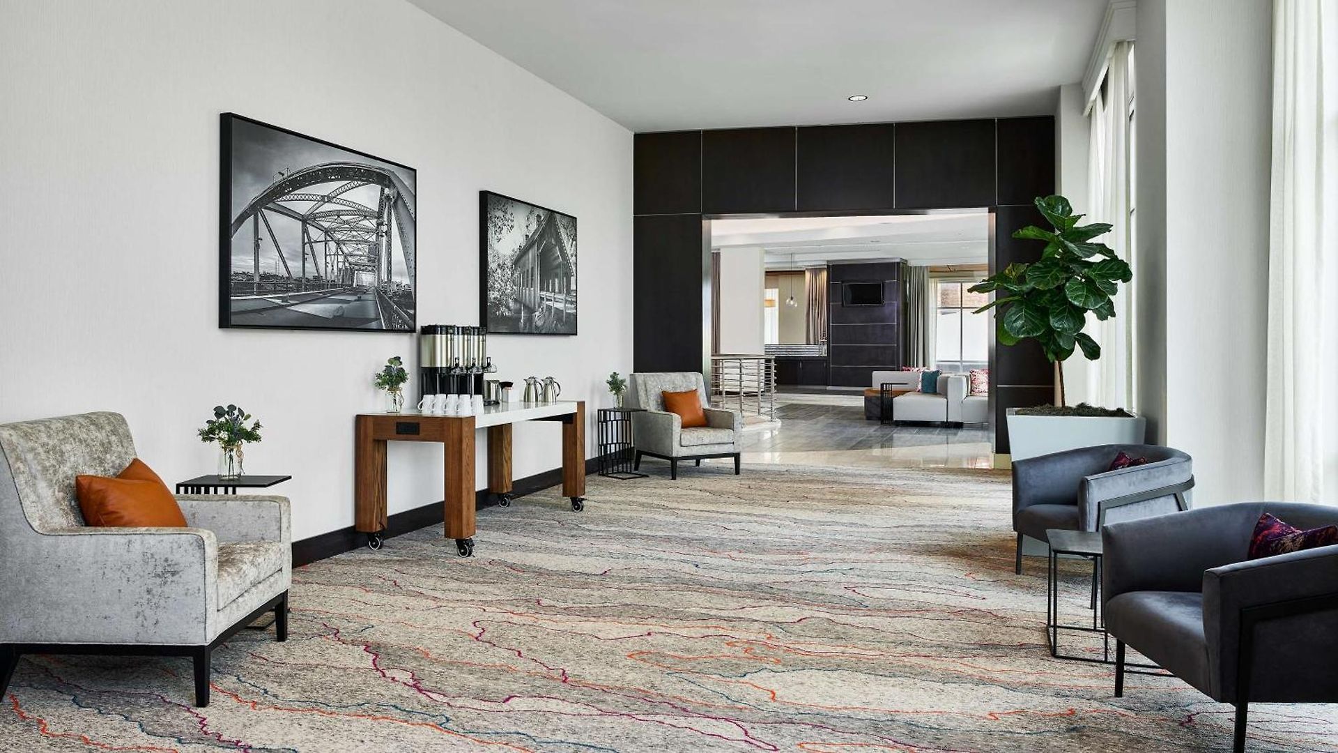 Hotel Hilton Garden Downtown Convention Center 3*