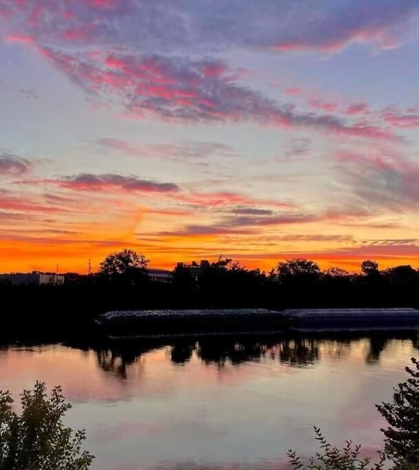 Aparthotel New Listing! Gorgeous Downtown Walk To On The River #3