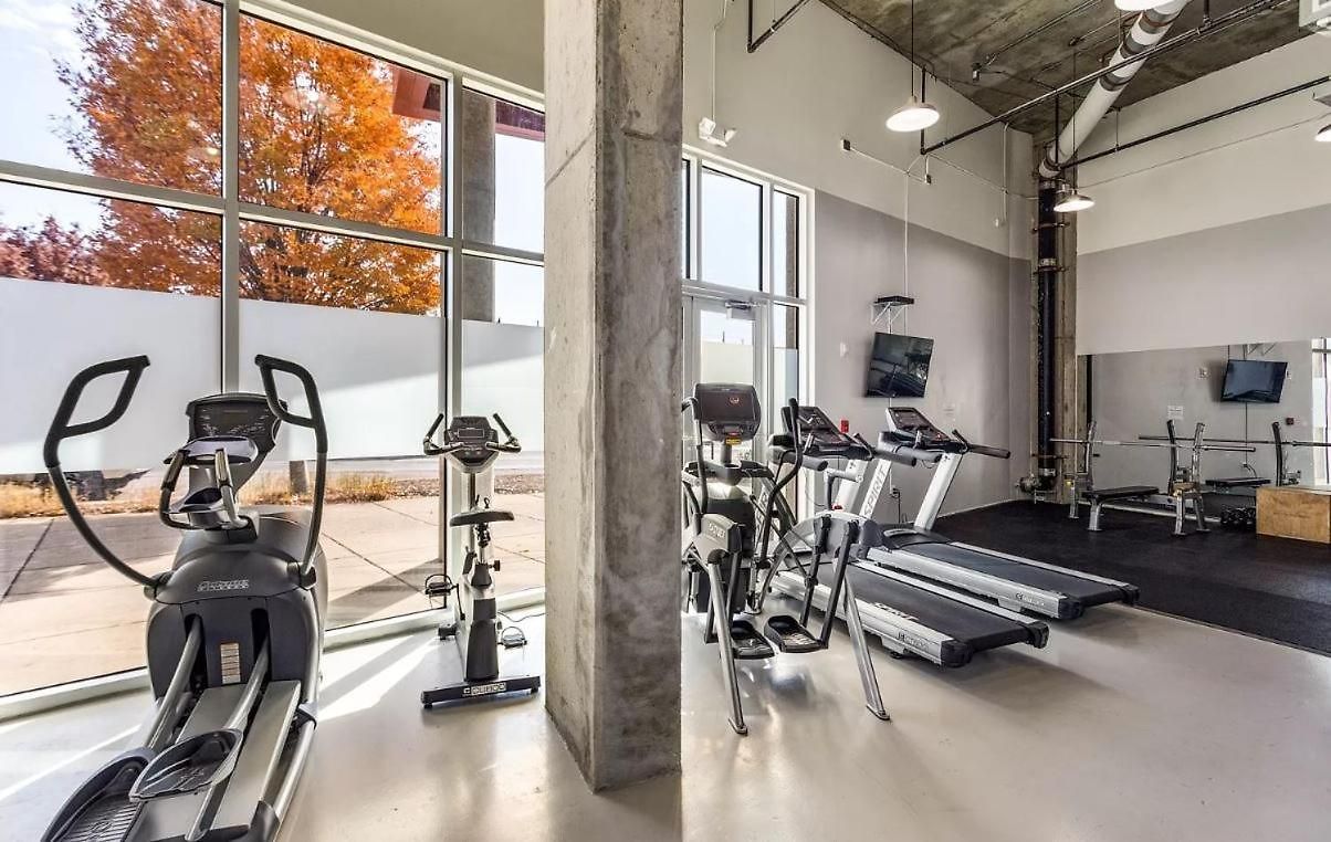 Two Story 2bd 2ba A Work Live *