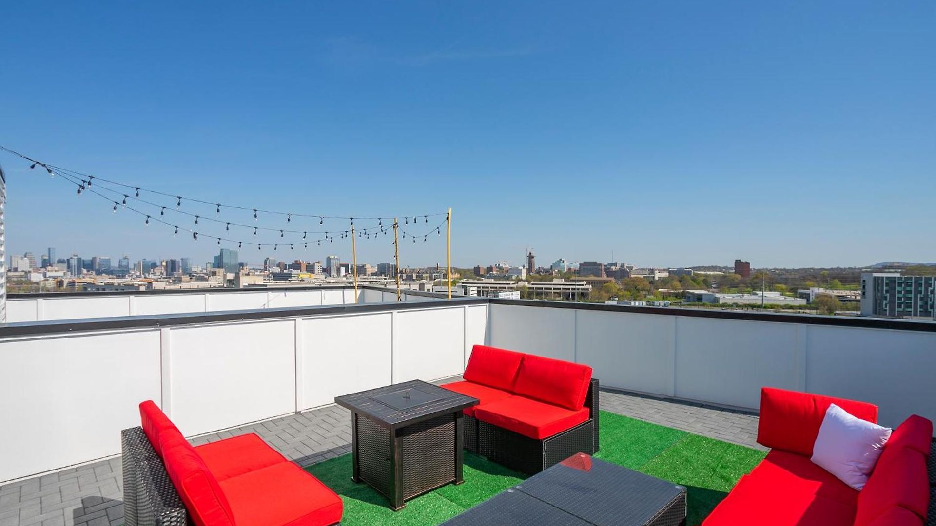 Luxury Townhome Skyline Views Mins To Dt Holiday home *