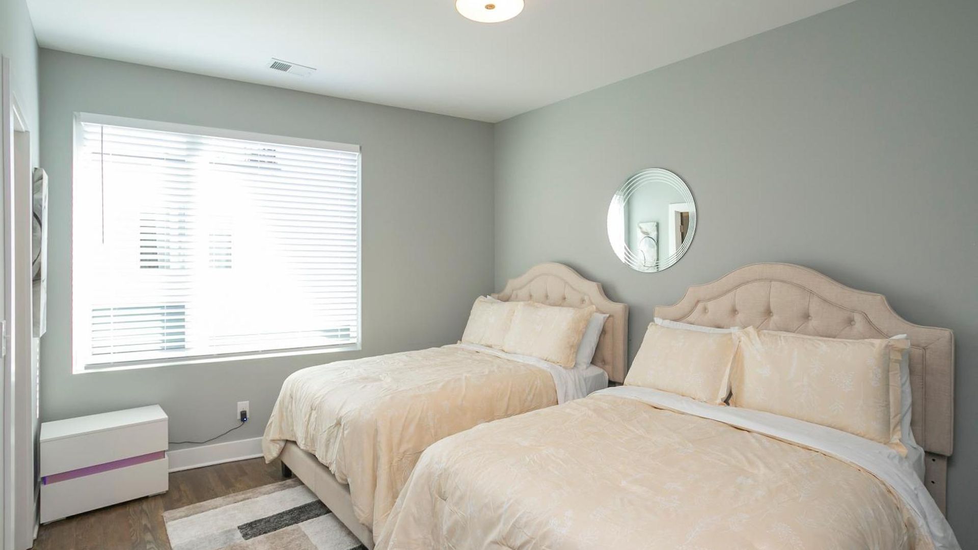 Luxury Townhome Skyline Views Mins To Dt Nashville