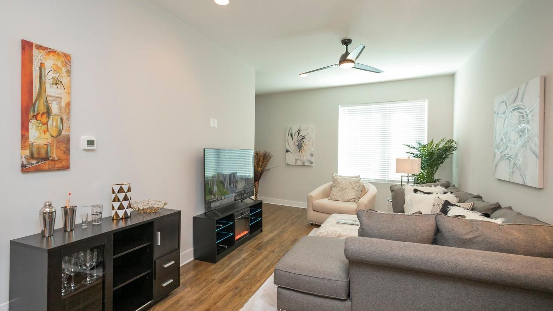 Luxury Townhome Skyline Views Mins To Dt Nashville