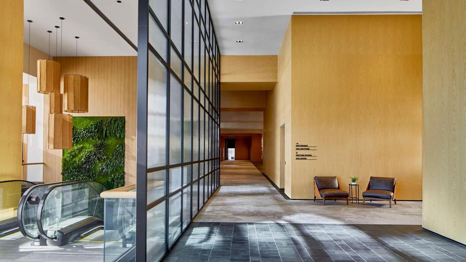 Hotel Embassy By Hilton Downtown Nashville