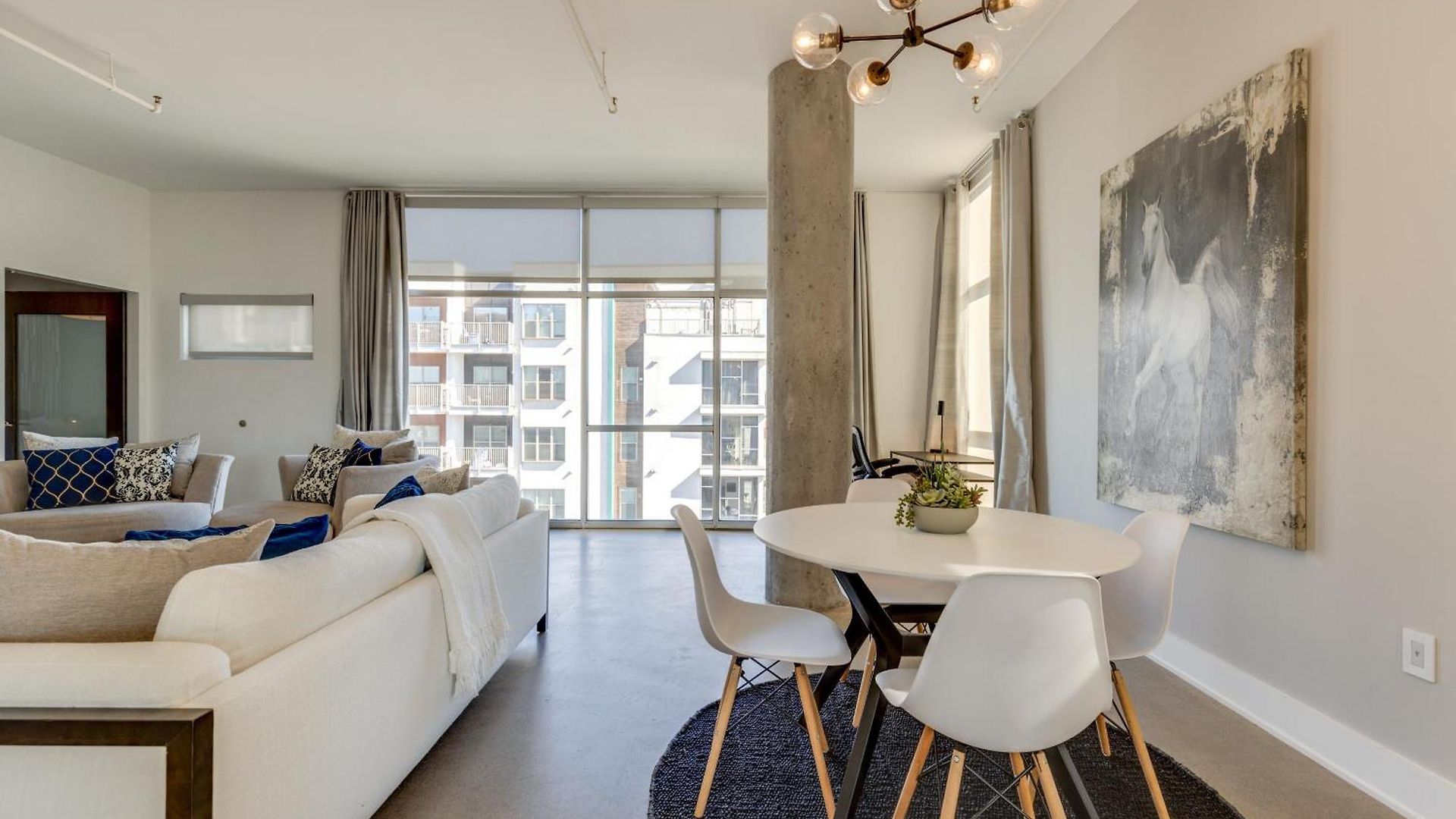 Amazing 2 Bd 4th Floor With Spectacular Views * Nashville