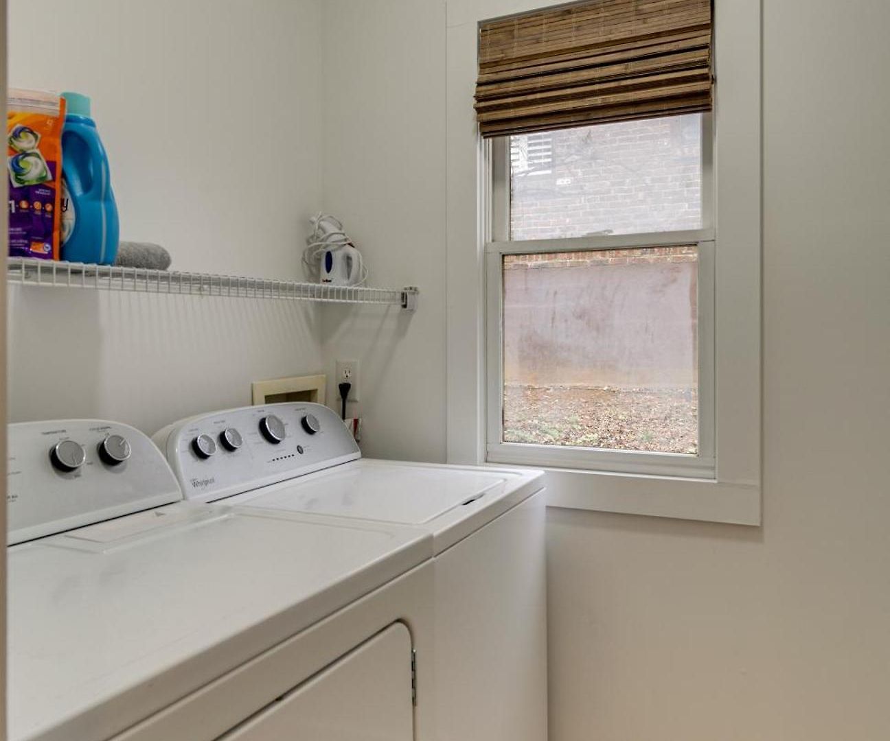 Skyline Views From Shelby With Wifi, Fully Furnished, Pet Friendly & In Unit Laundry * Nashville