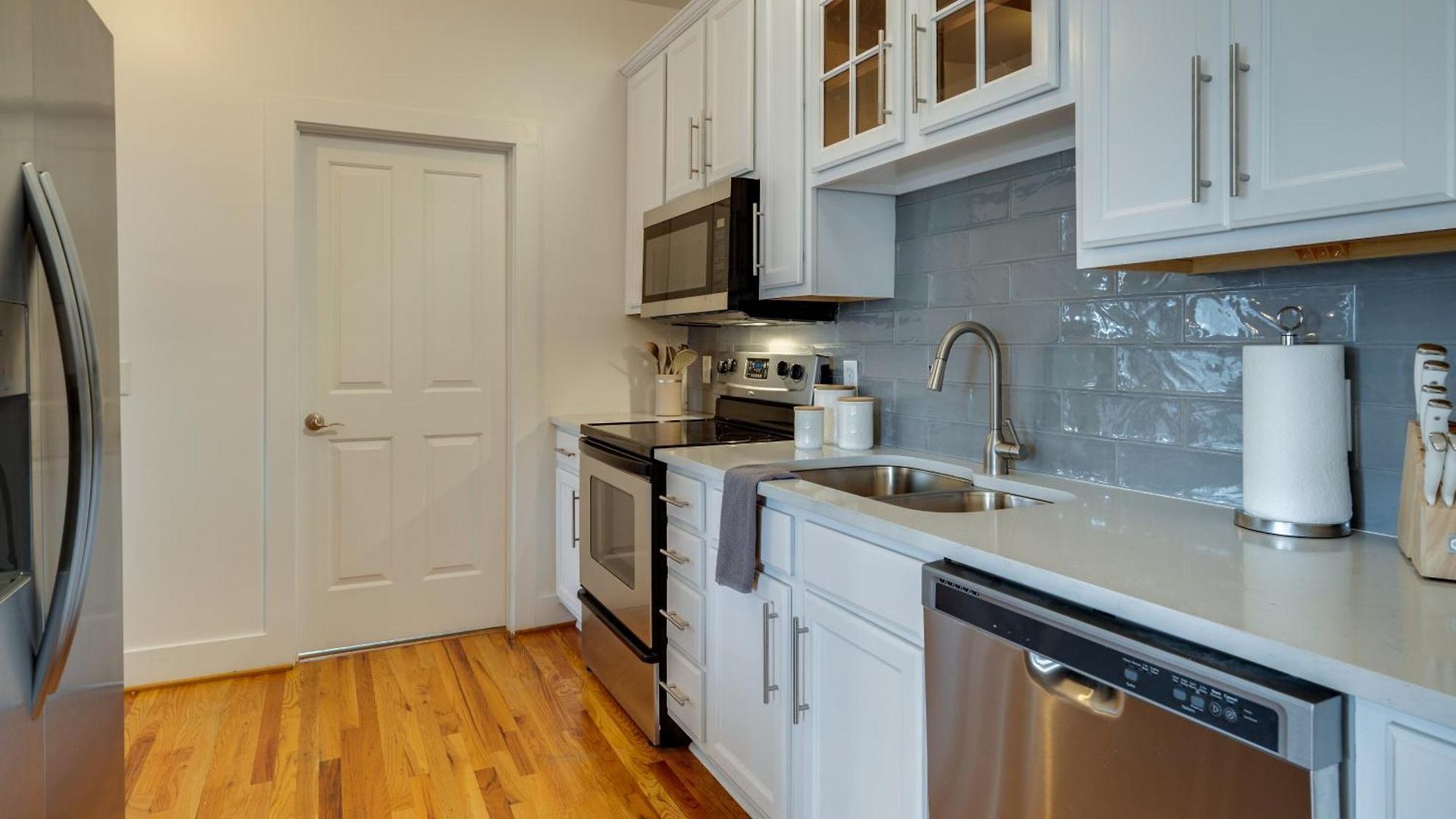 Skyline Views From Shelby With Wifi, Fully Furnished, Pet Friendly & In Unit Laundry Holiday home