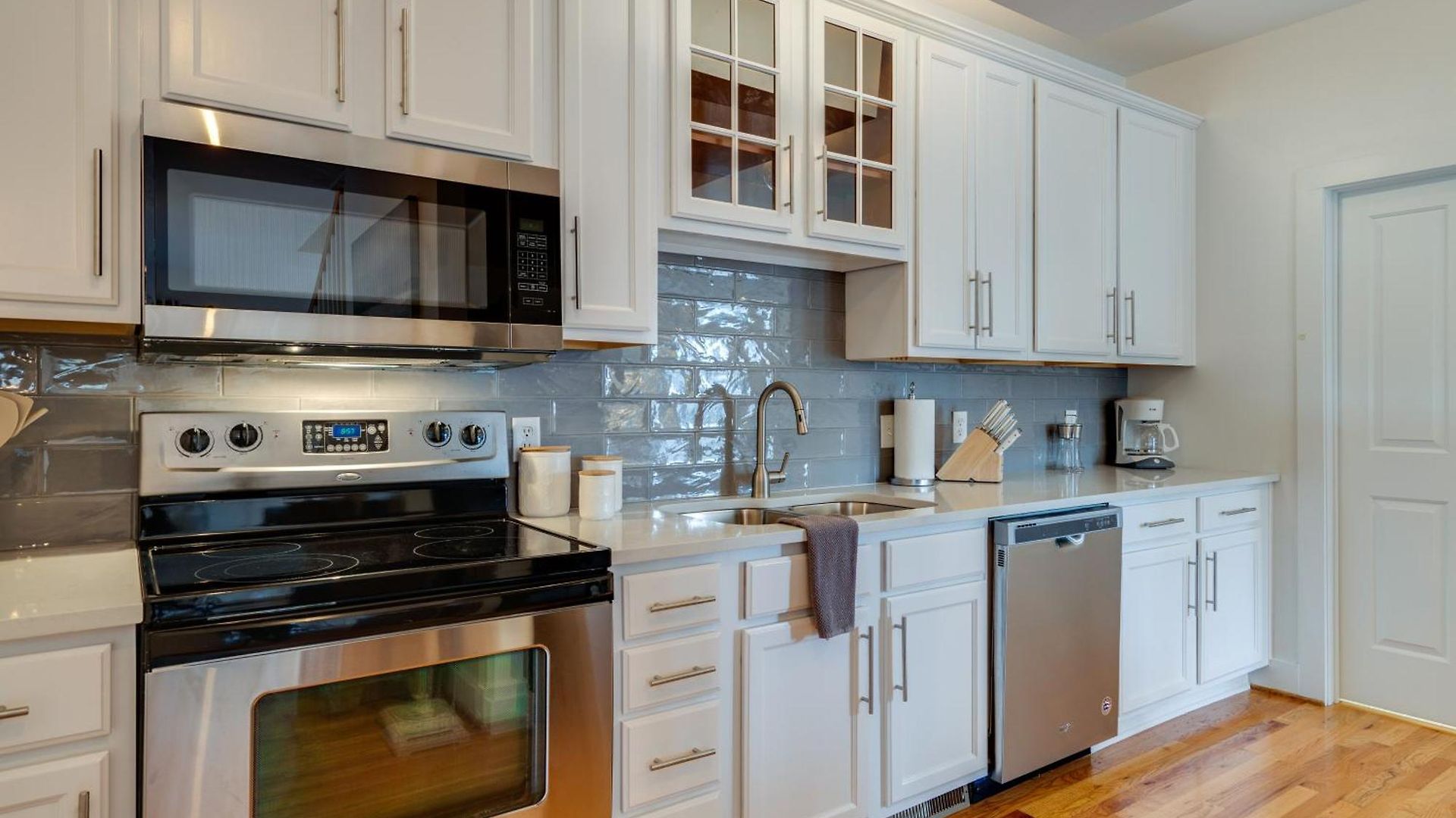 Skyline Views From Shelby With Wifi, Fully Furnished, Pet Friendly & In Unit Laundry Nashville