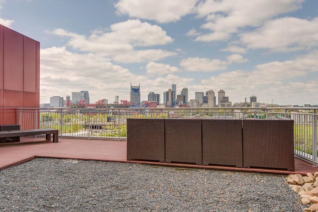 Artsy Chic 1br 30day Min With Wifi Ac Parking Tv Furnished Rooftop