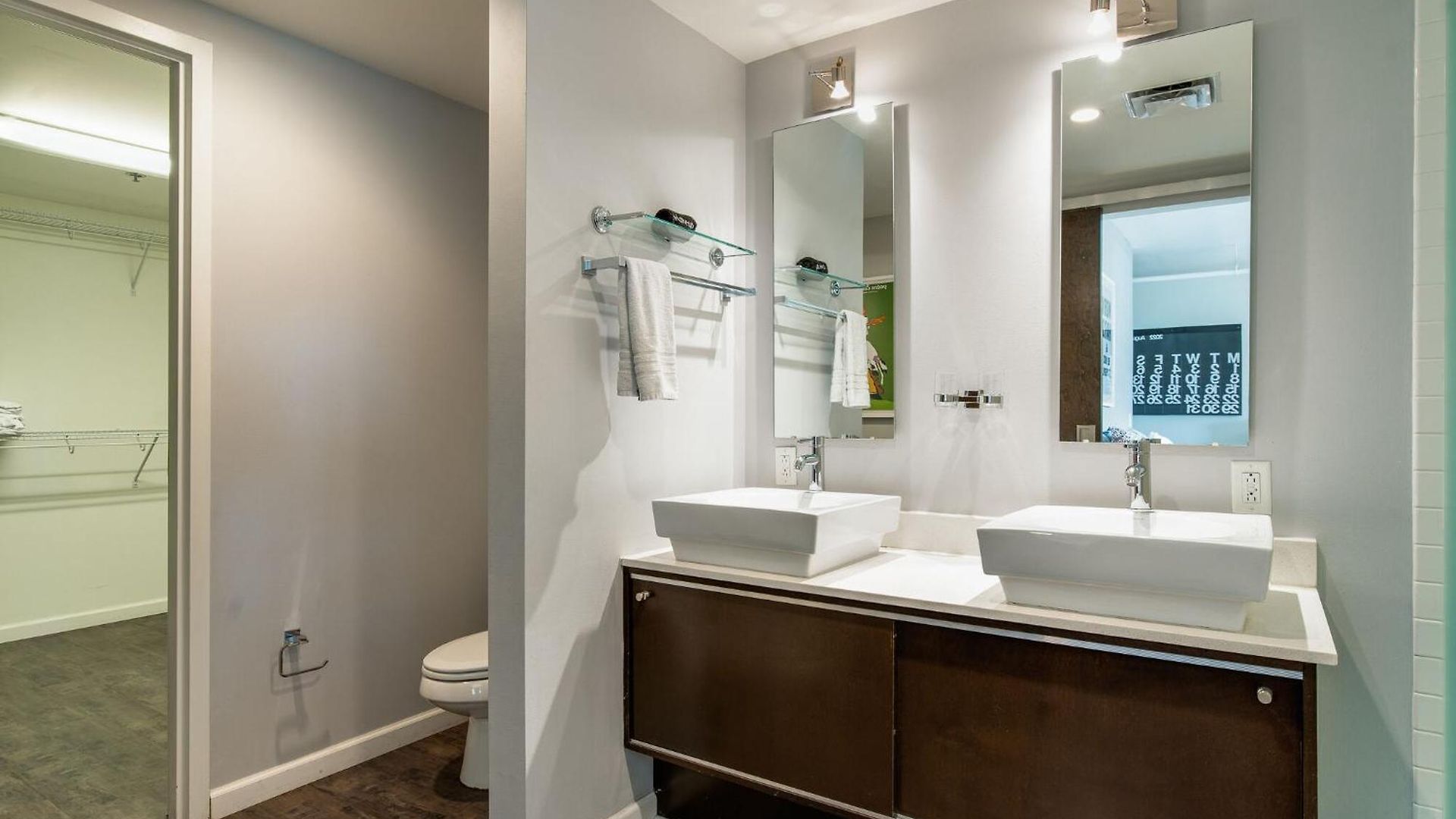 Artsy Chic 1br 30day Min With Wifi Ac Parking Tv Furnished Rooftop *
