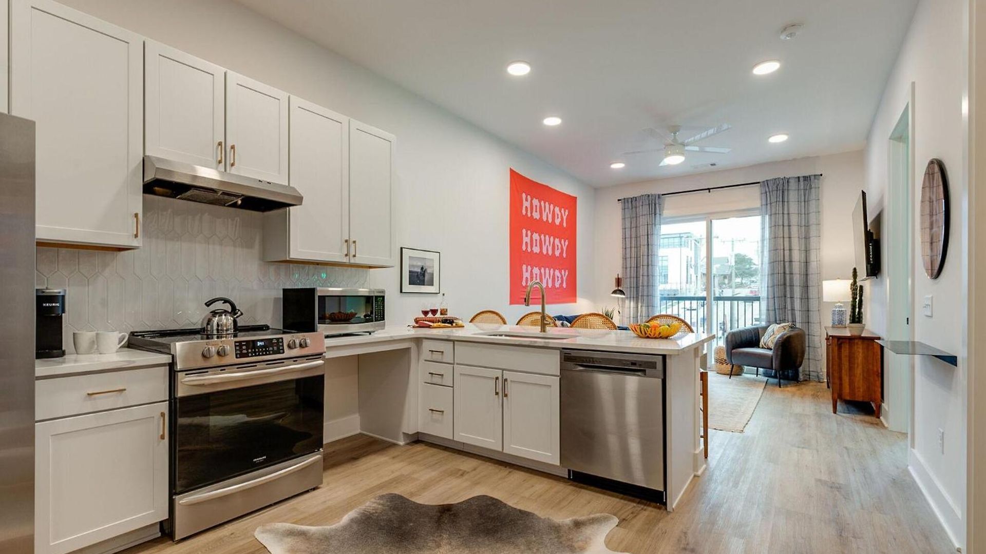 - 815 Main St Unit 203 4*