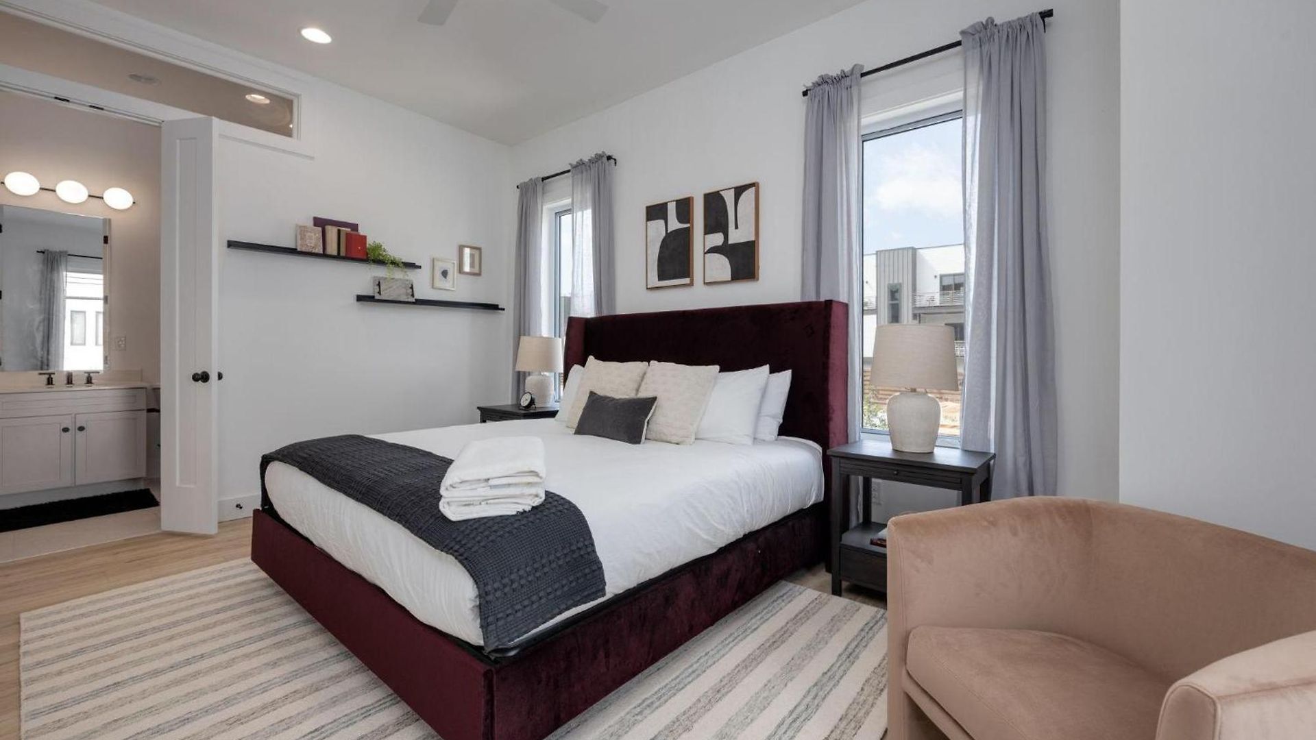 - 1400 Napoleon St. Holiday home