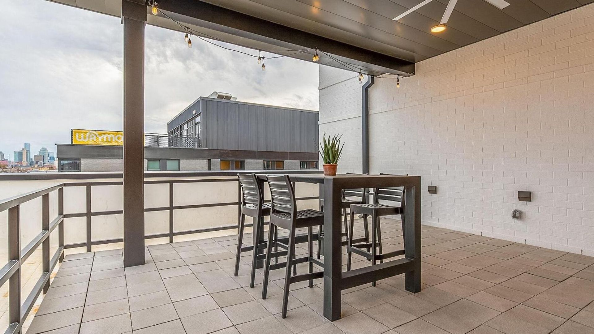 - 815 Main St Unit 203 Hotel