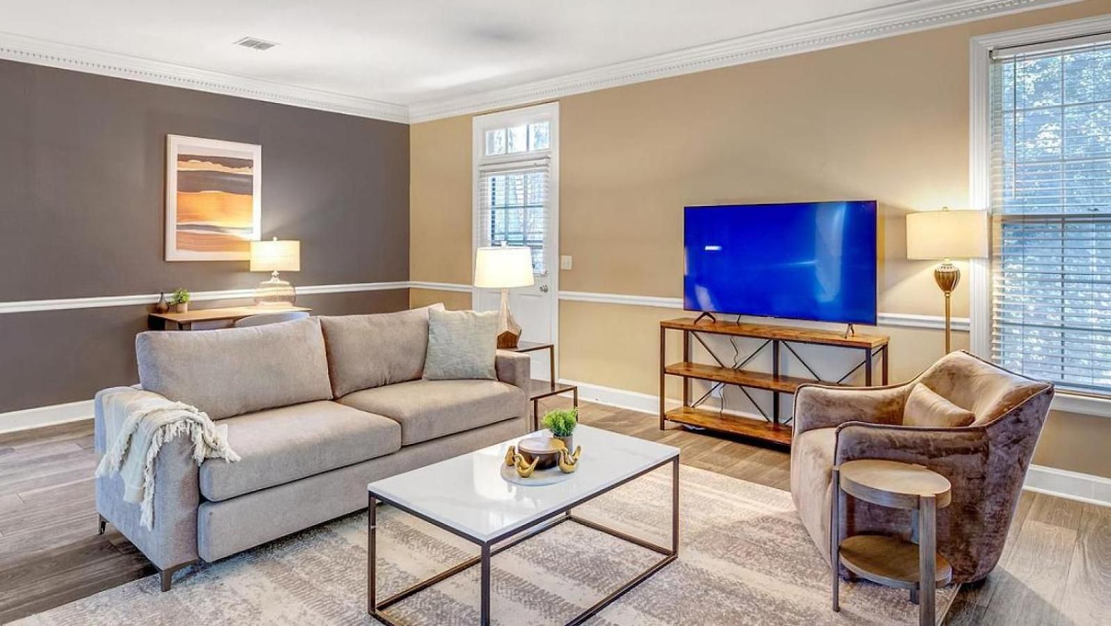 Apartment Landing Modern With Amazing Amenities *