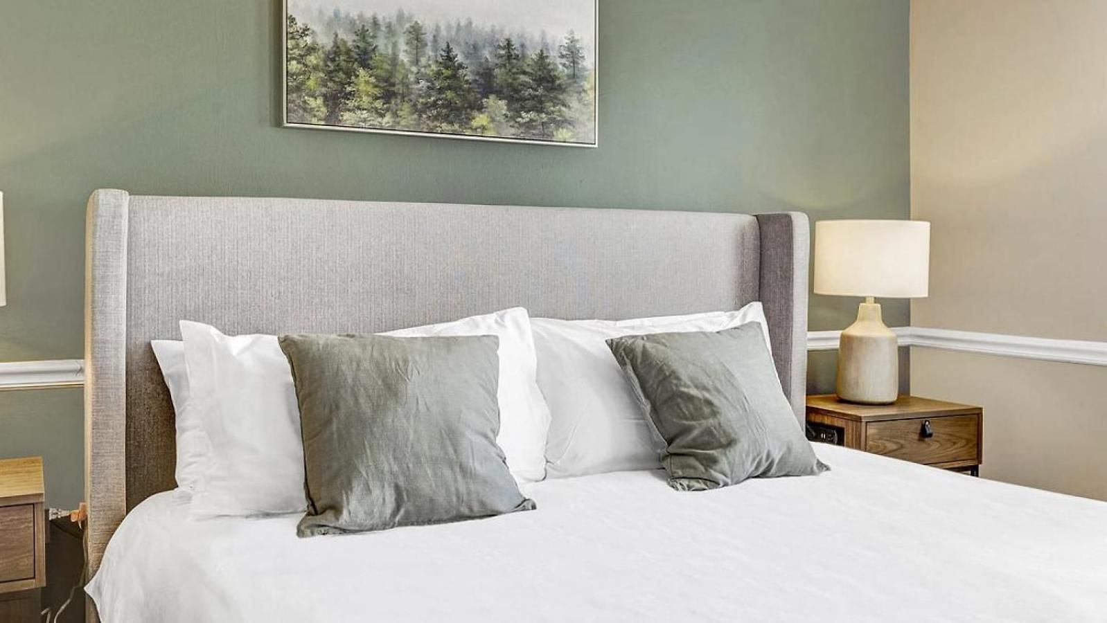 Landing Modern With Amazing Amenities *