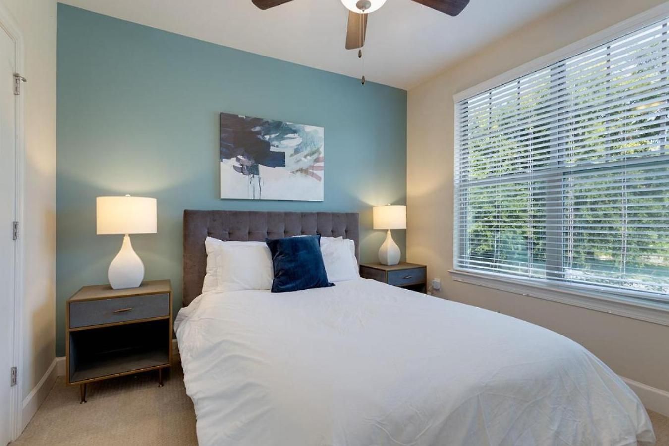 Apartment Landing Modern With Amazing Amenities Nashville