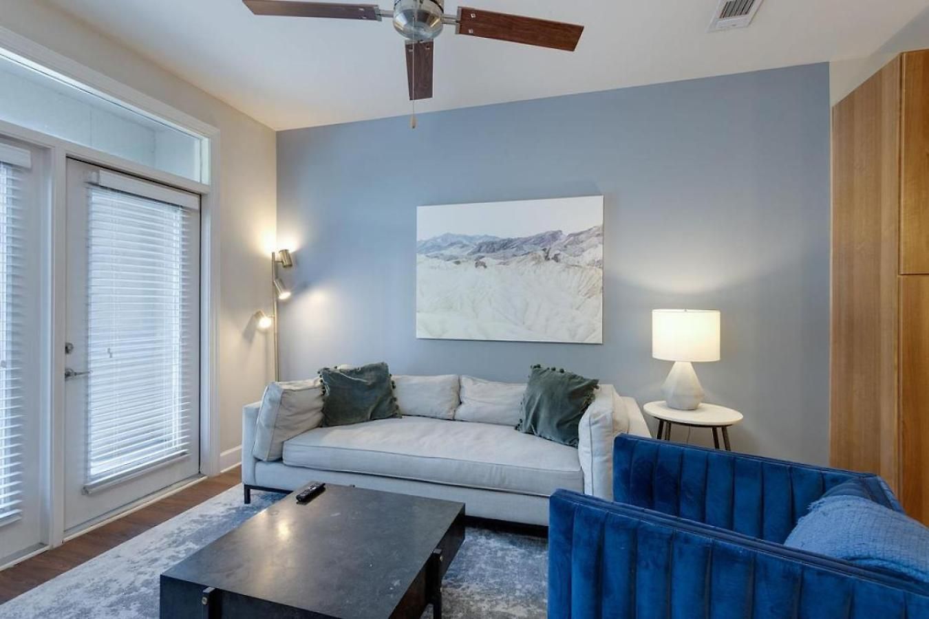 Apartment Landing Modern With Amazing Amenities Nashville