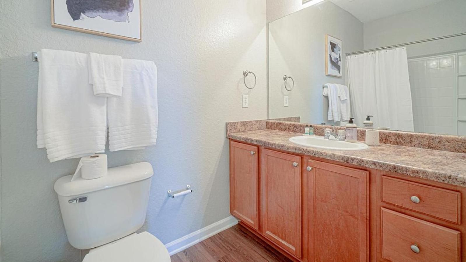 Landing Modern With Amazing Amenities *